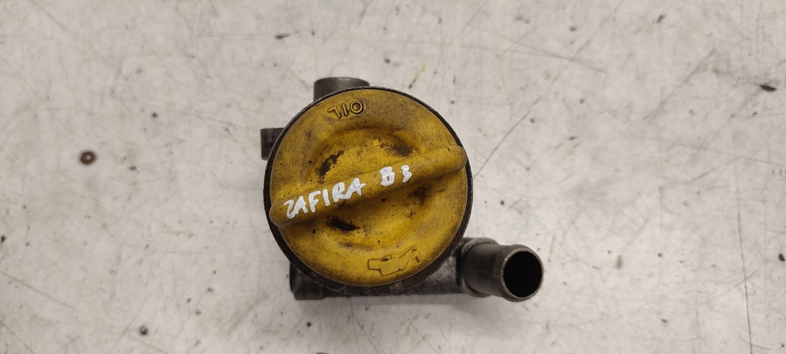 Wlew oleje Opel Zafira B 1,9 CDTI