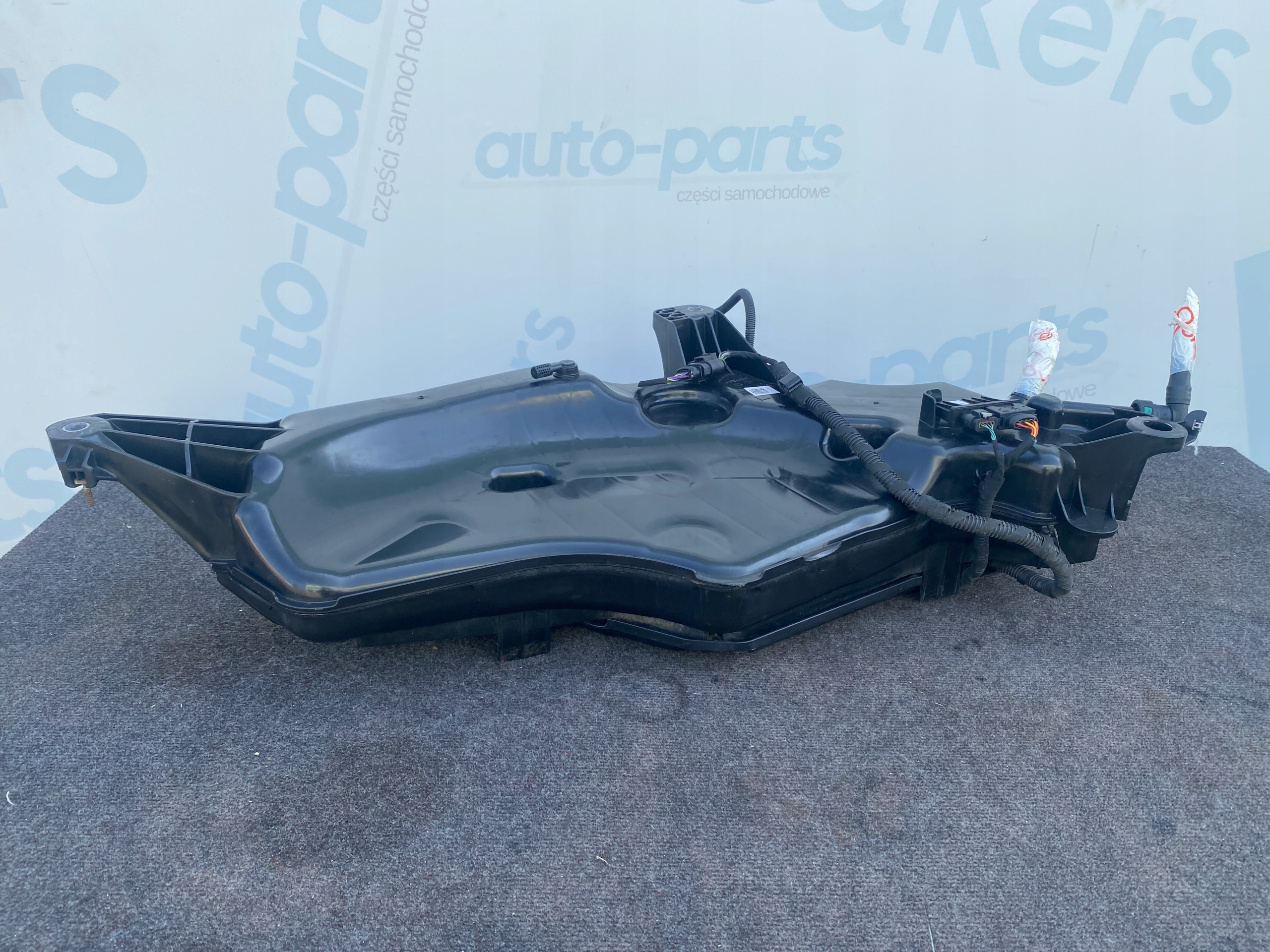 AUDI Q2 1 6 TDI ZBIORNIK ADBLUE POMPA 5Q0131877R
