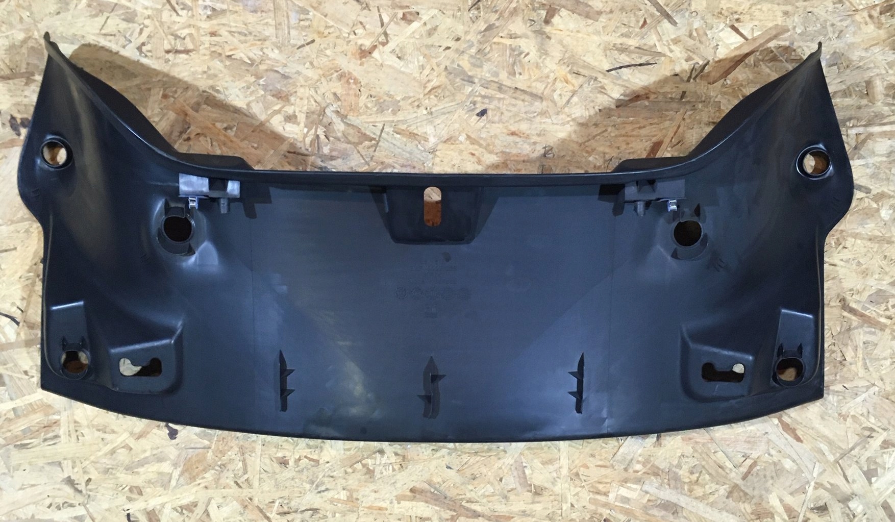 92231258 - Обшивка багажника Chevrolet Camaro 2009-