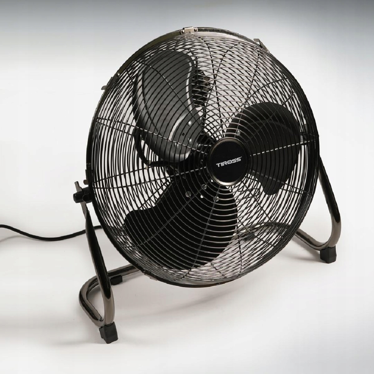 Podlahový kovový ventilátor 110W Tiross 18" TS-954
