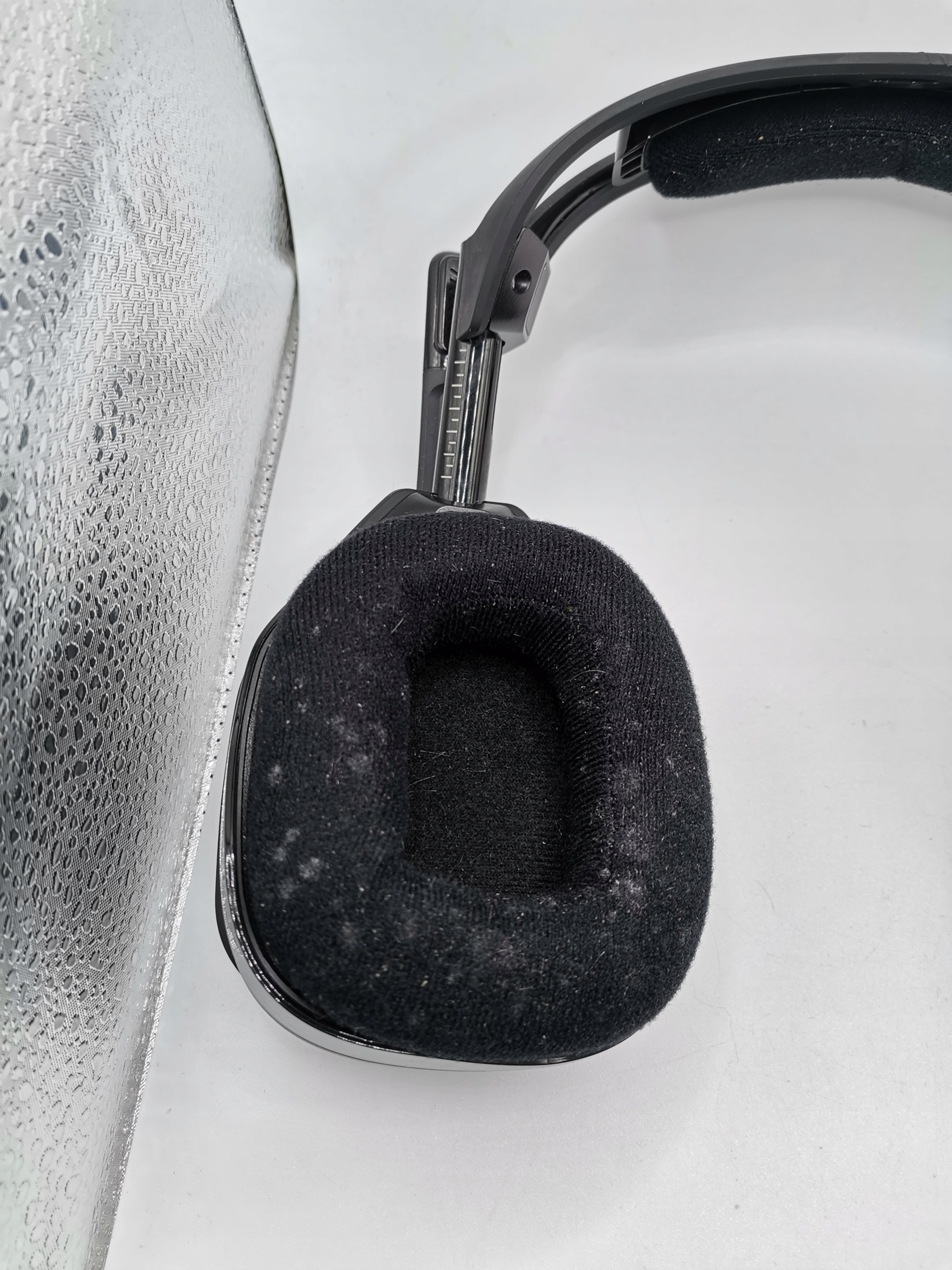 Słuchawki Gamingowe Astro A50 Wireless PS4/PS5/PC Konstrukcja zamknięta