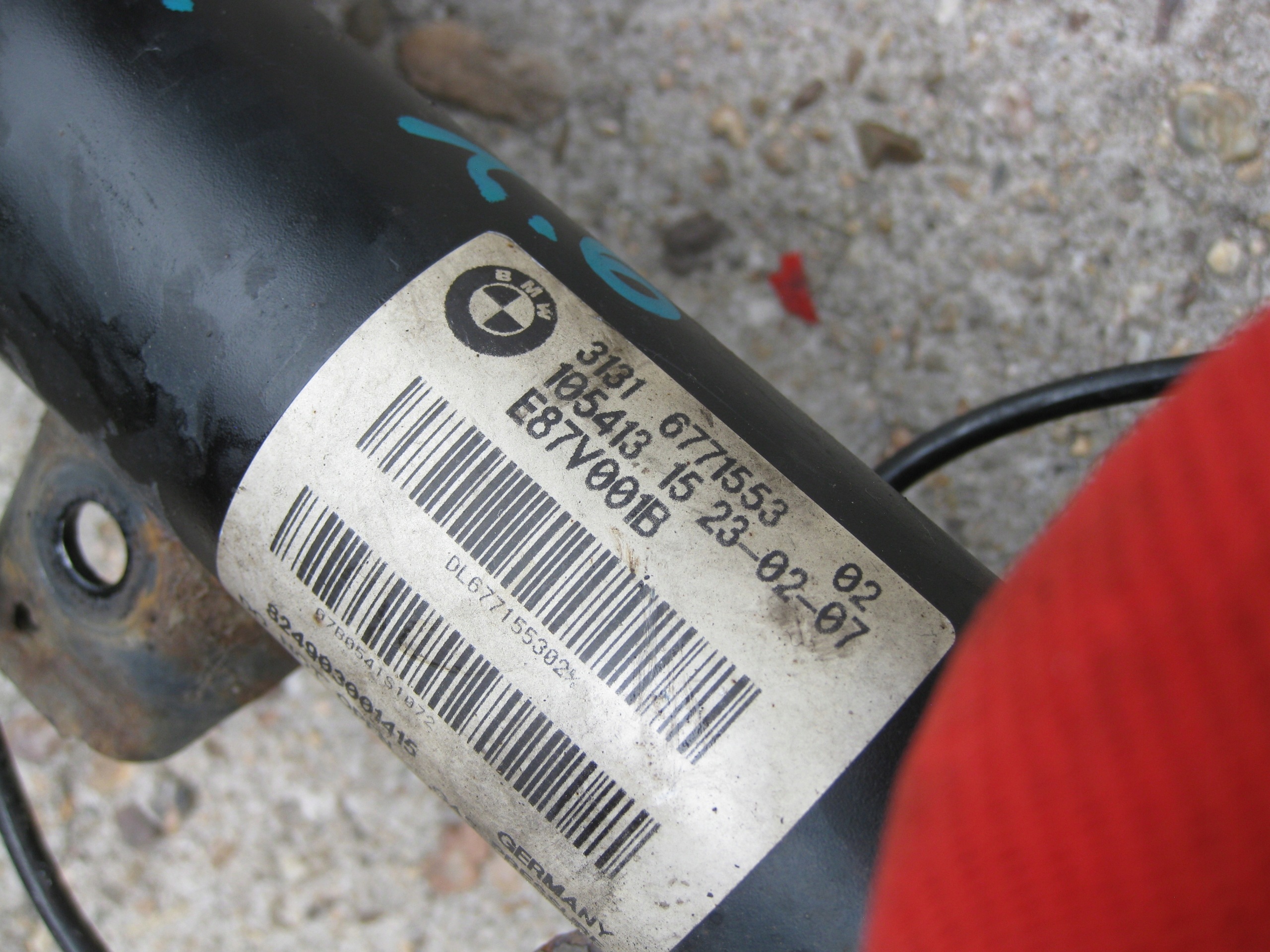 BMW 1 E87 5D 07R. MCPERSON swing shock absorber left front