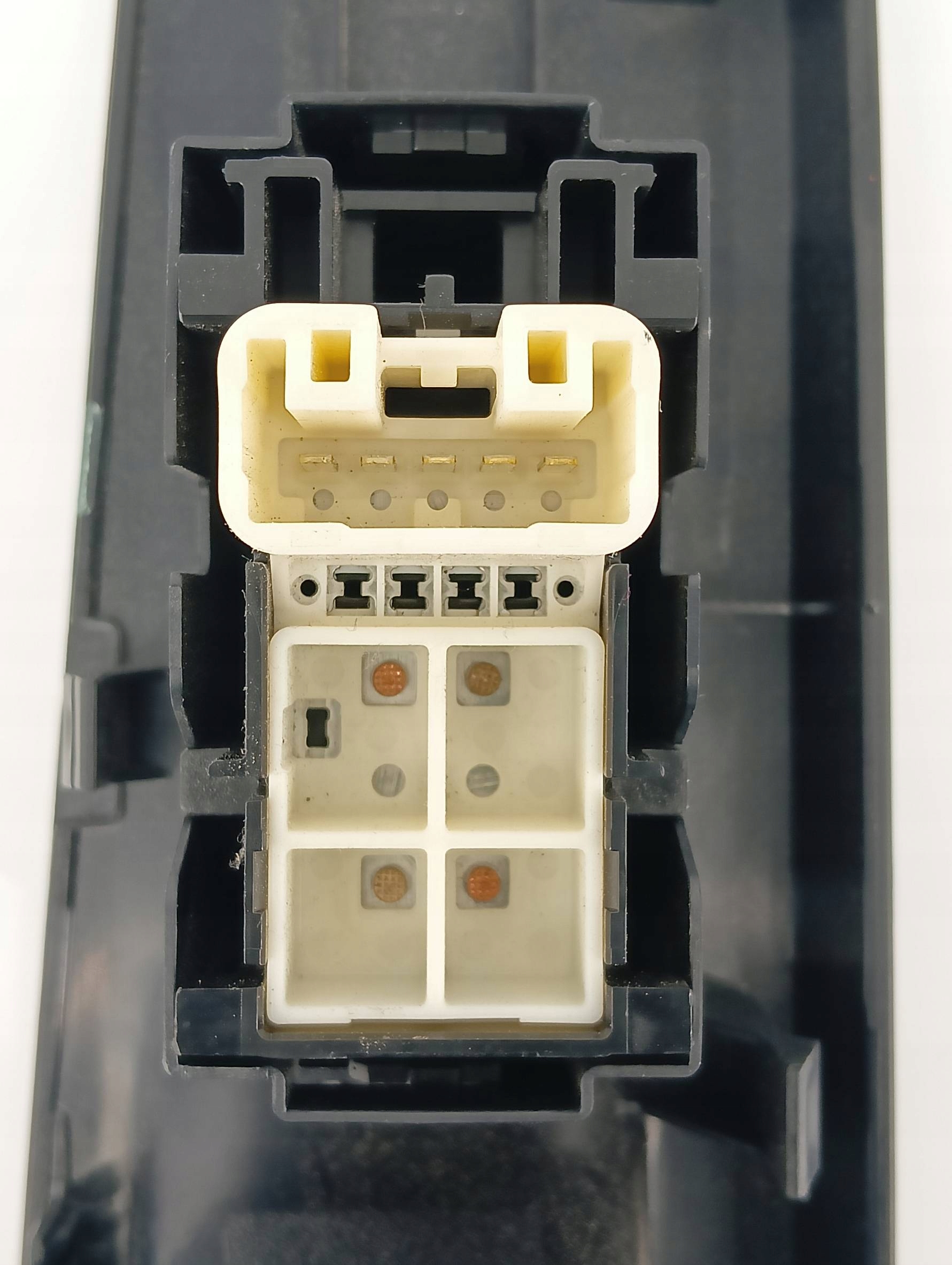 window control switch right front 74231-0D330 Toyota Yaris III (2011-2020)