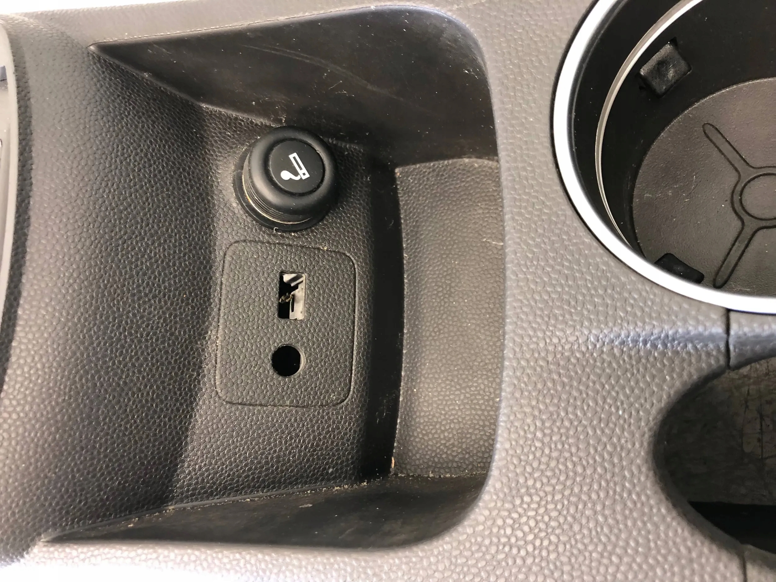 TUNEL central armrest FORD FIESTA MK7