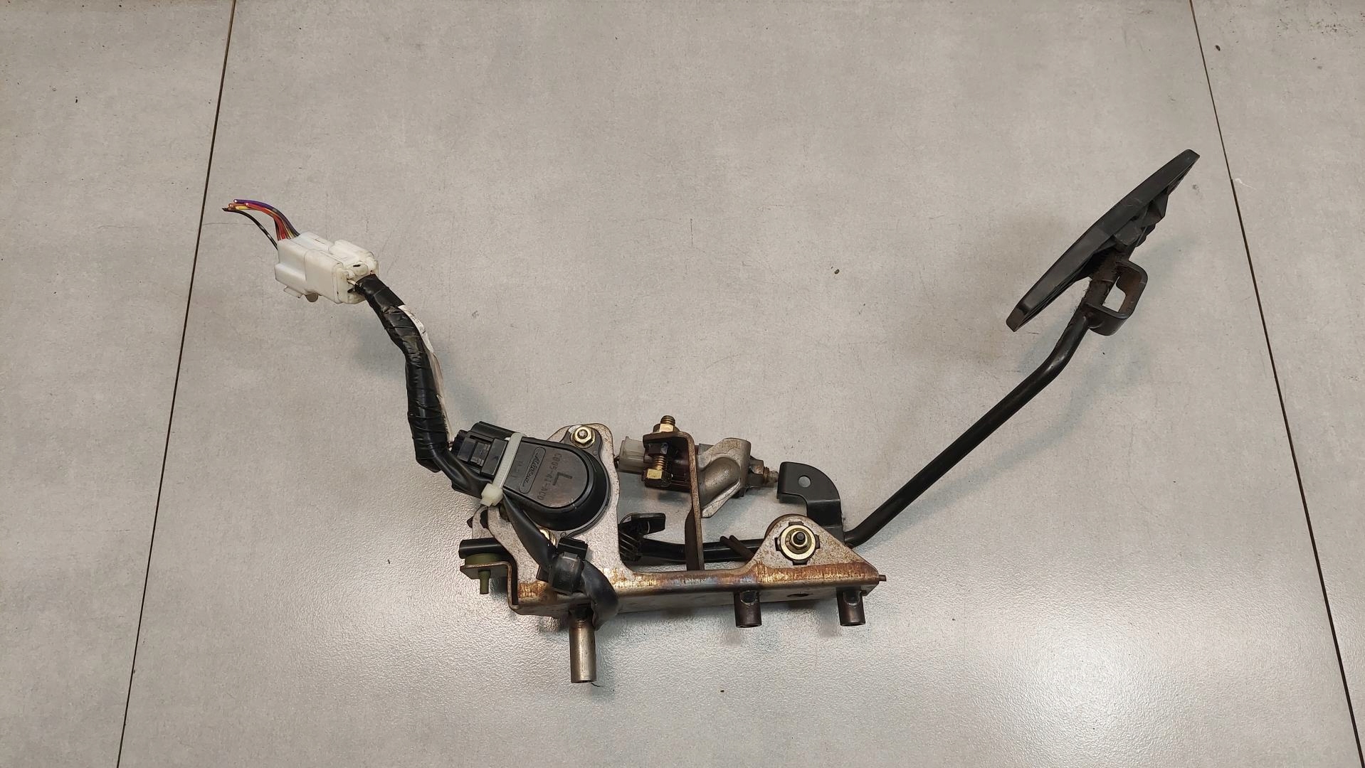 potentiometer Gas MAZDA 626 V 2.0 D