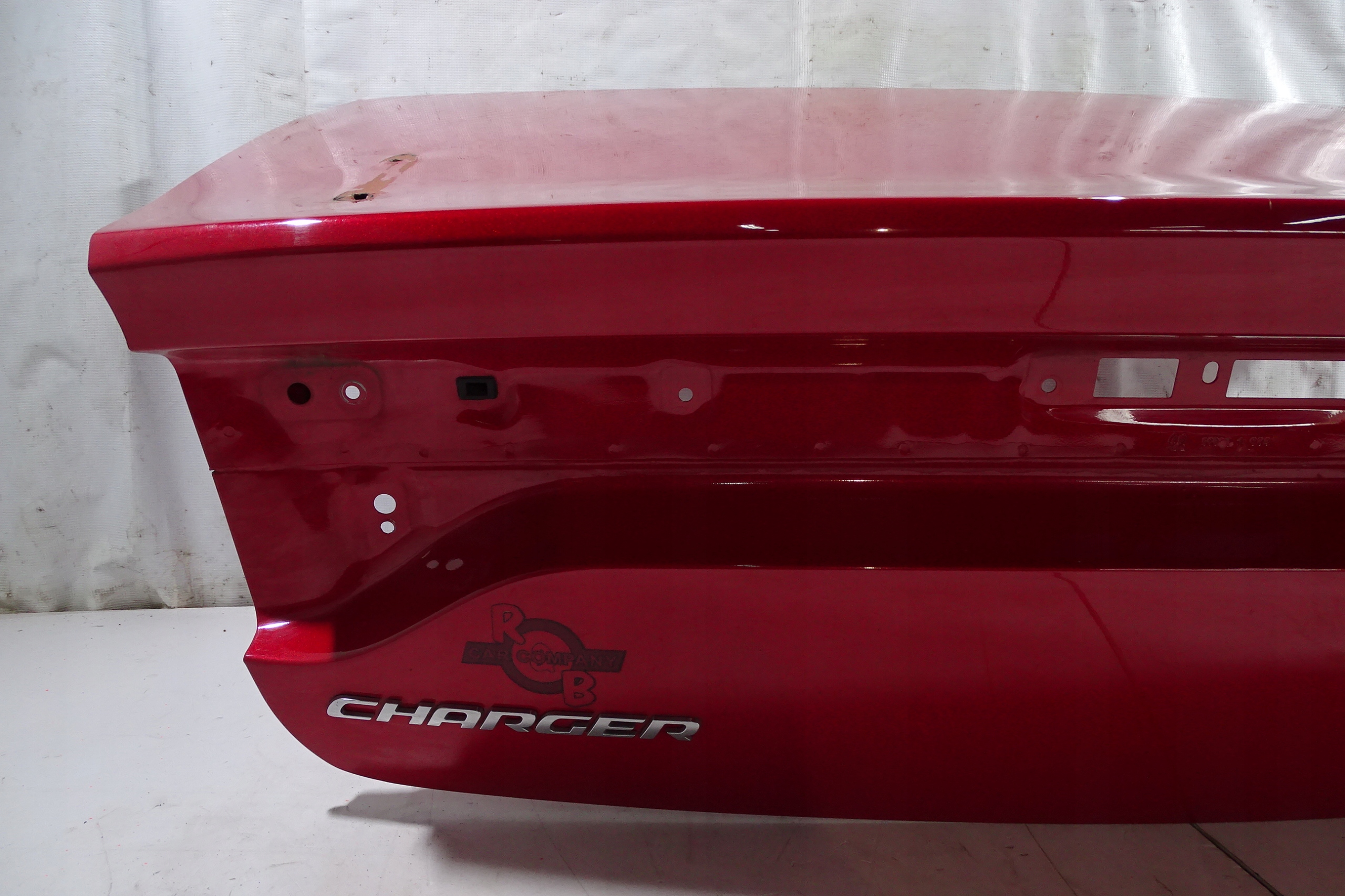 DODGE CHARGER 15- KLAPA BAGAŻNIKA TYŁ PRY Kolor czerwony