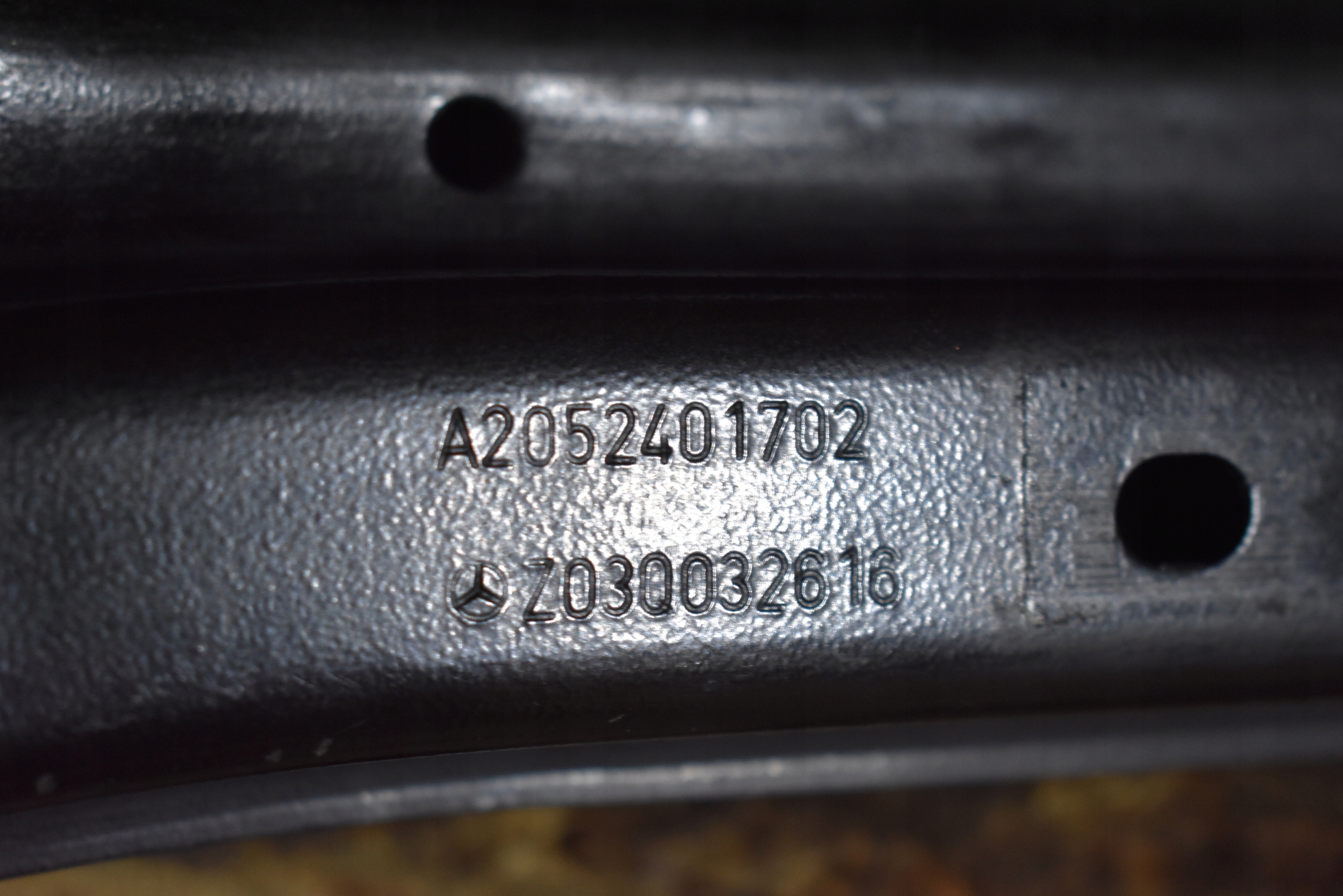IDEALNA support MERCEDES W205 C63 1