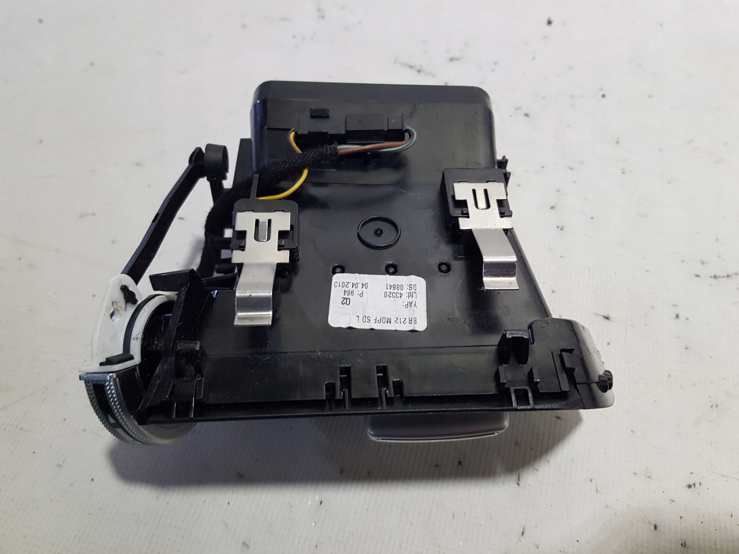 grid air conditioning devices left MERCEDES W212 LIFT 2128303354