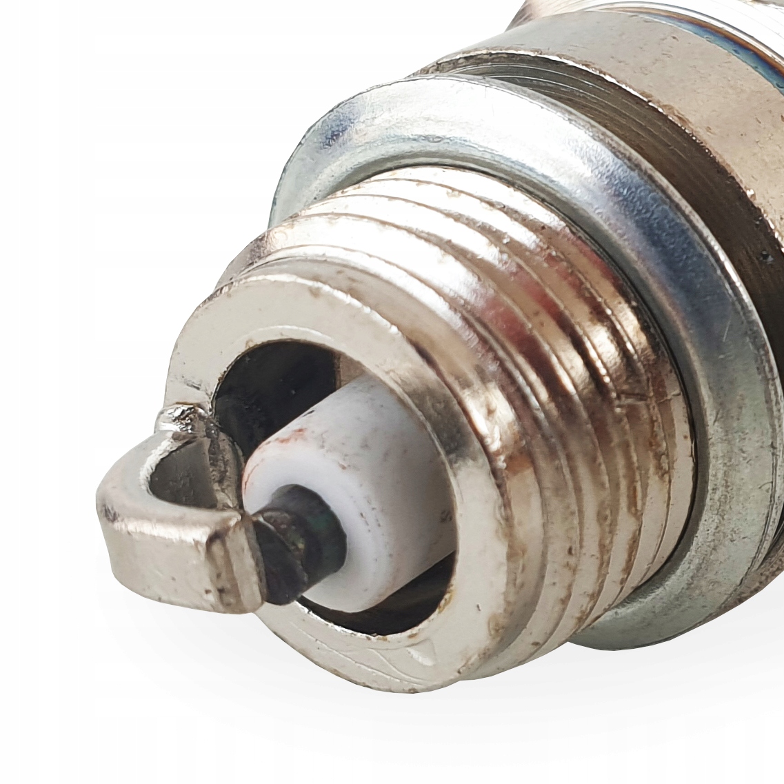 ŚWIECA ZAPŁONOWA TYPU L7T DO KOSY PIŁY SPALINOWEJ Typ inny