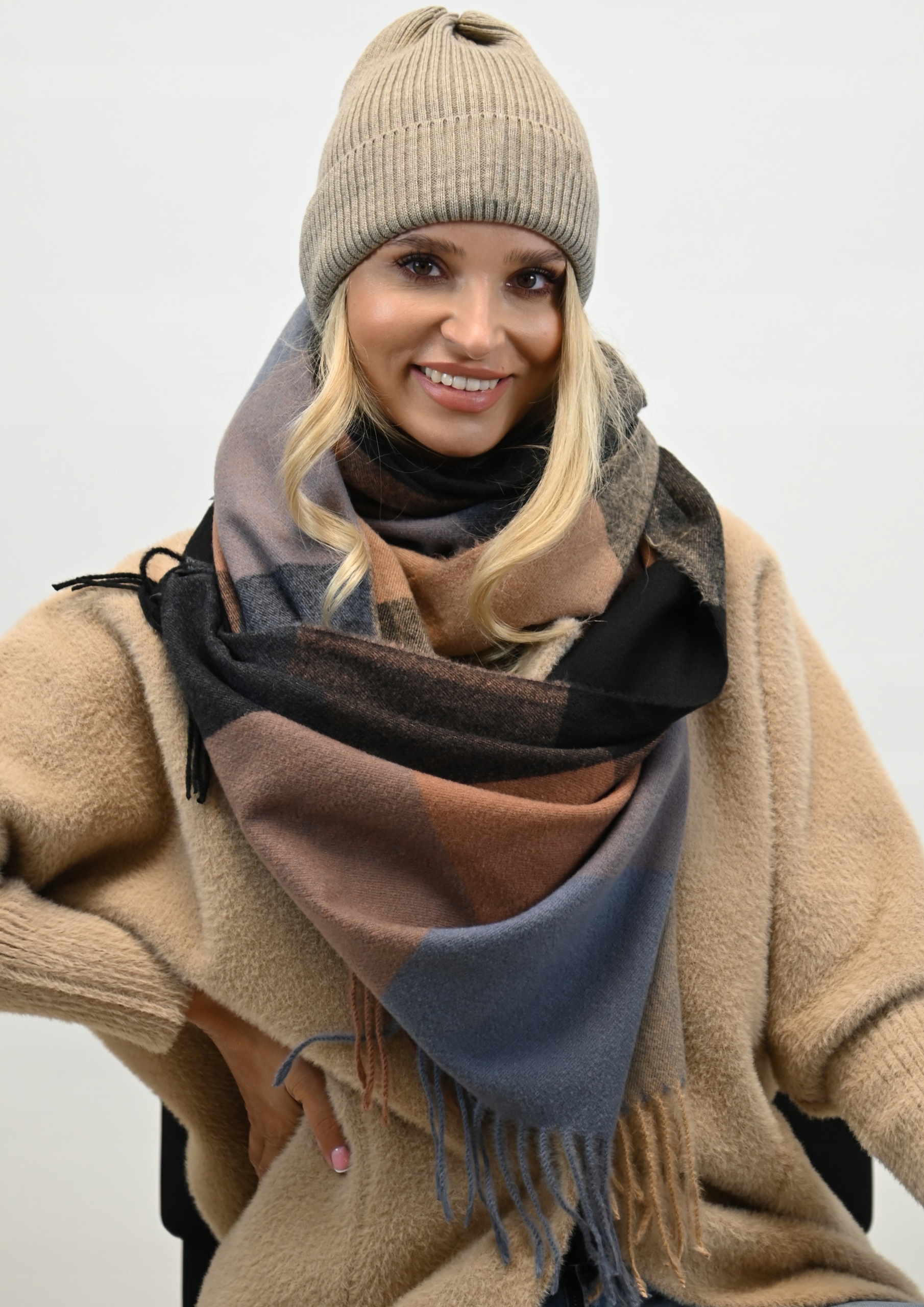 SZALIK DAMSKI w kratę Chusta SZAL frędzle wz5 Materiał dominujący wiskoza