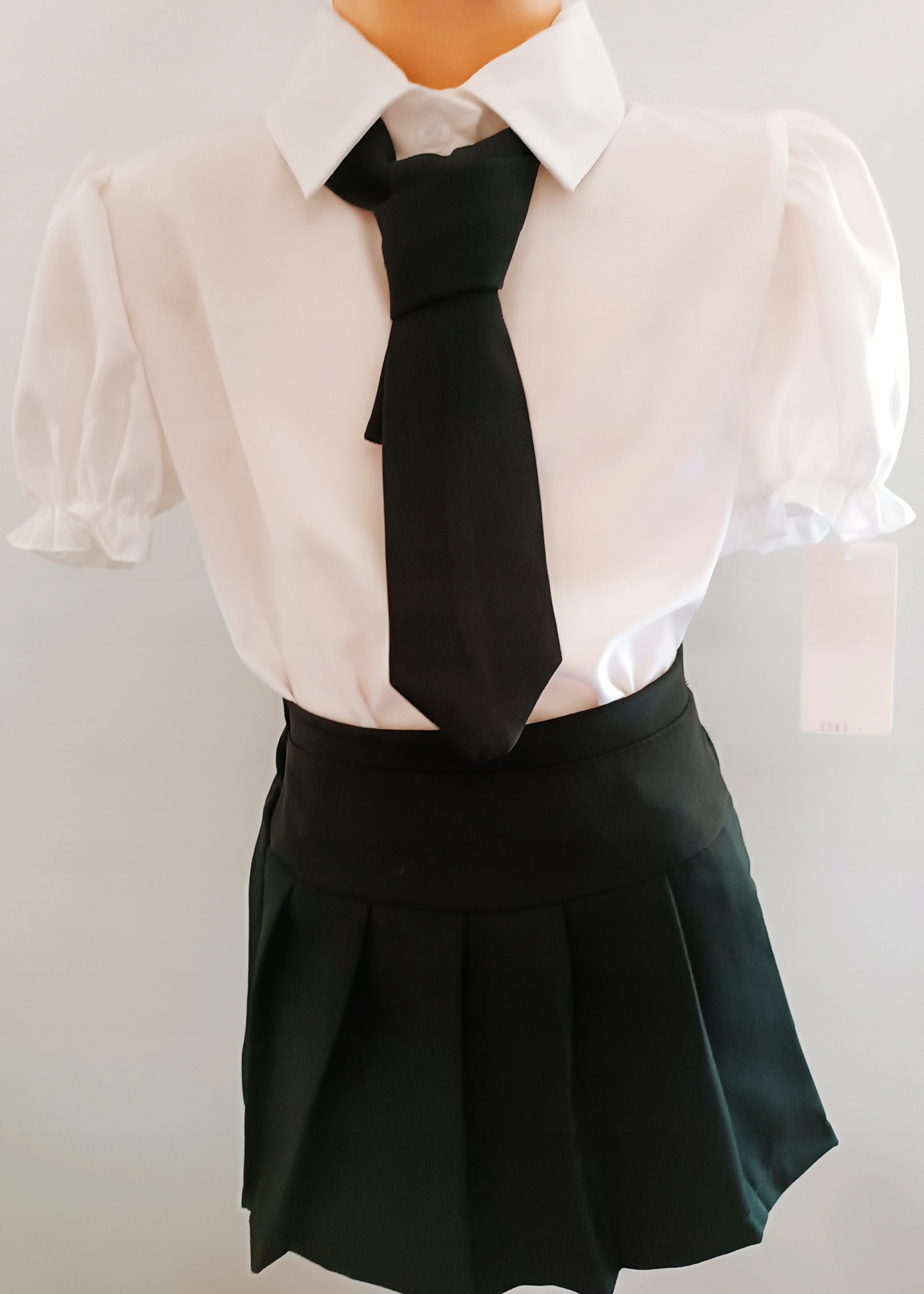 Komplet dziewczynki biała bluzka czarna spódniczka spodenki 116 - 122 Rozmiar (new) 116 (111 - 116 cm)