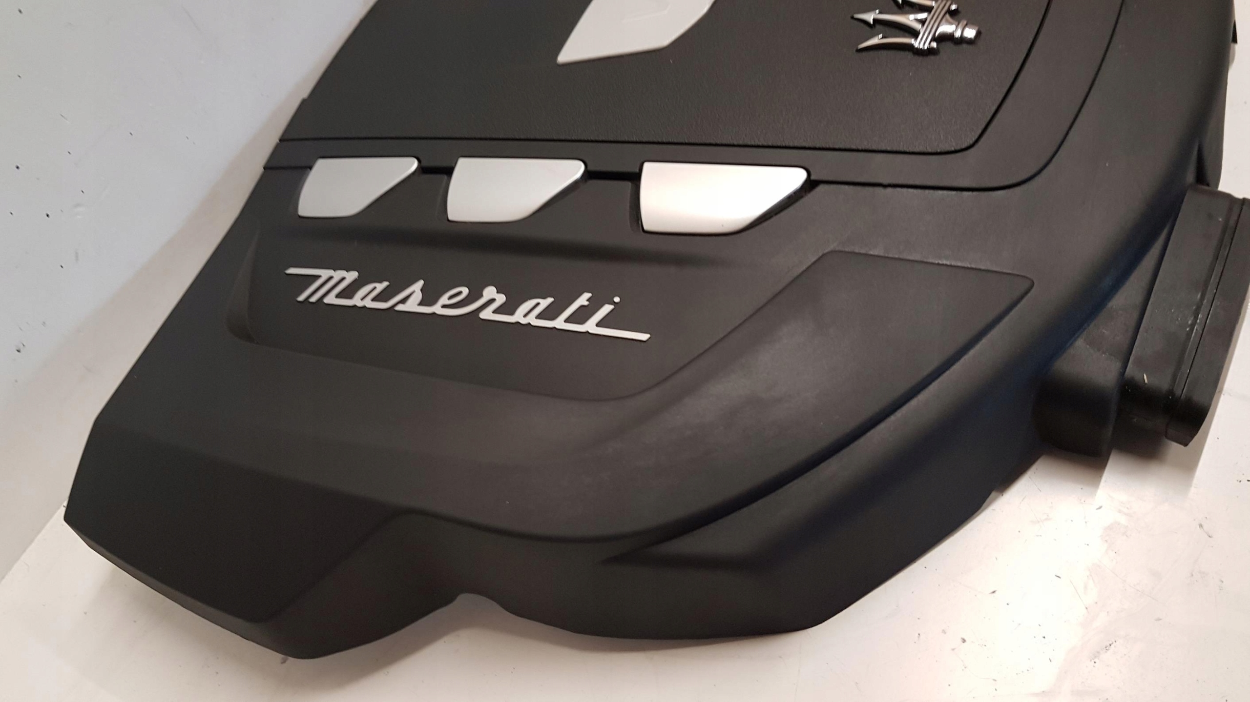 fedél motorfedél MASERATI LEVANTE 3.0 V6