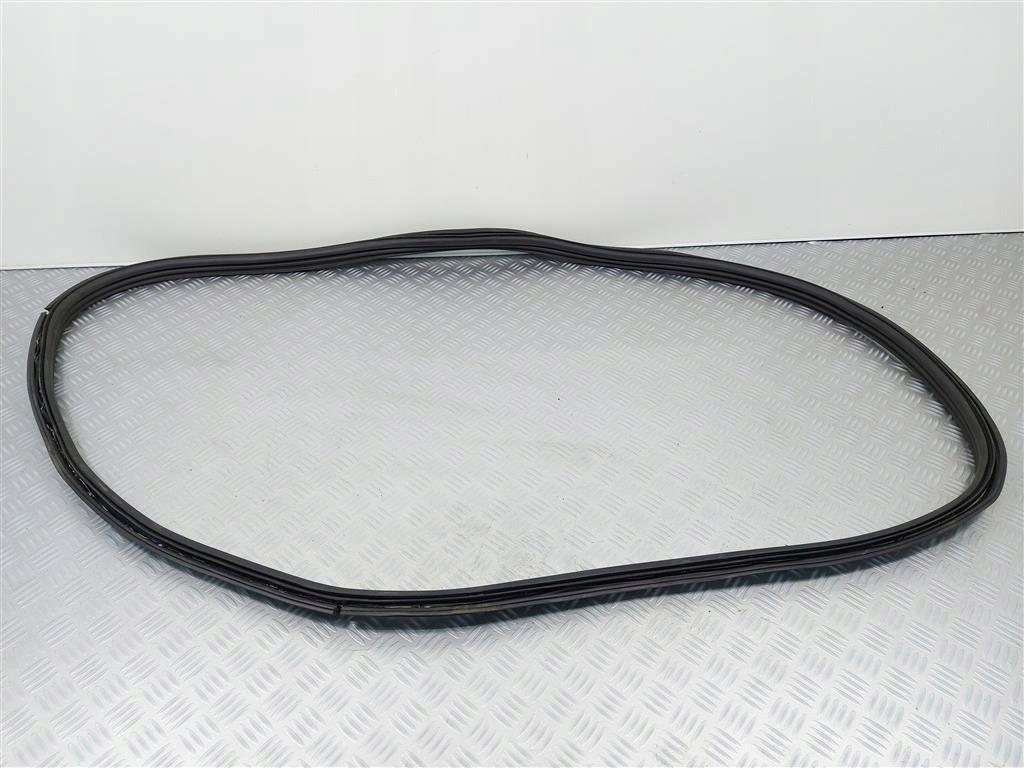 Прокладка задней крышки багажника Ford Kuga MK3 2020-