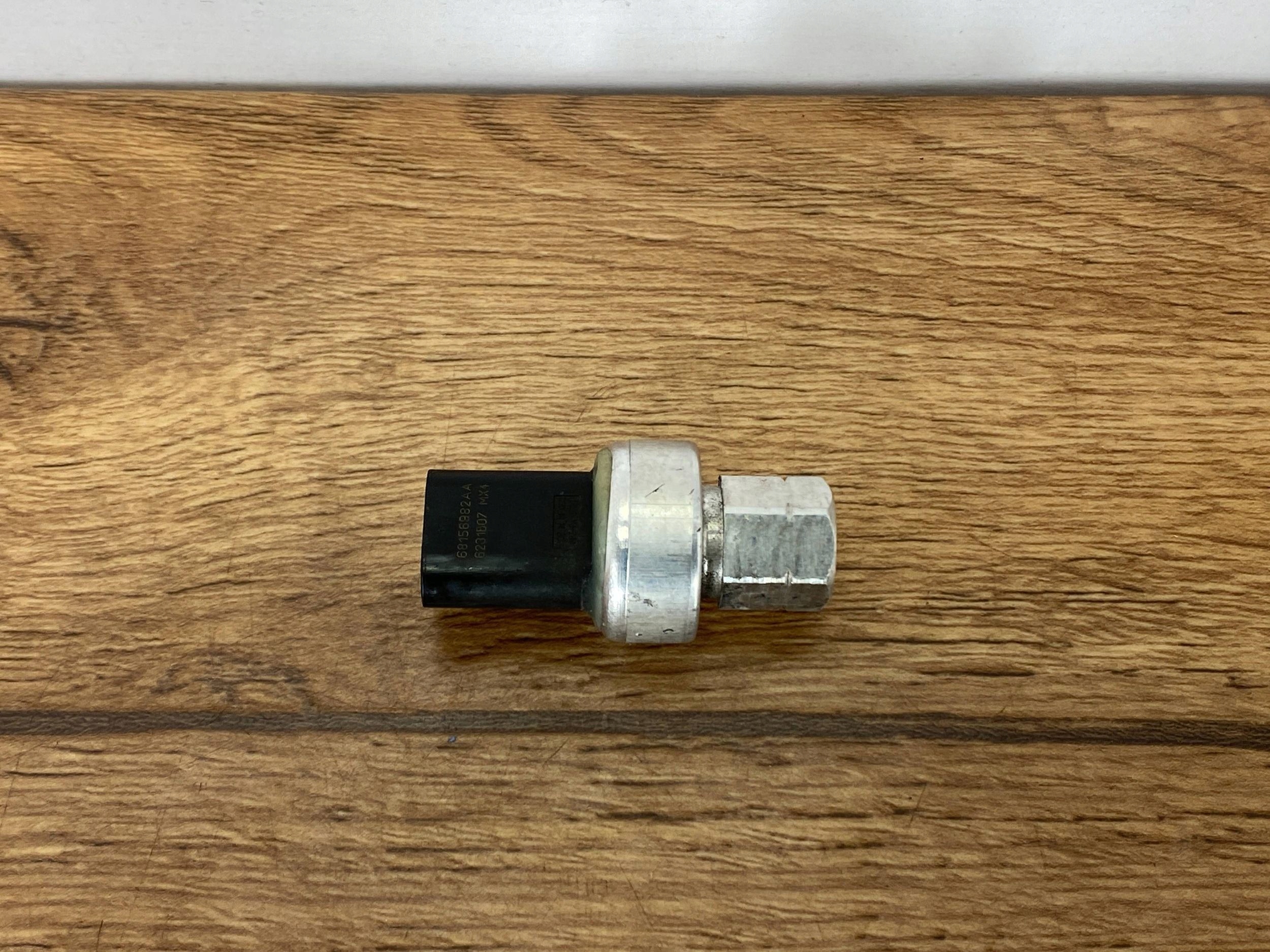 Sensor Druck klimaanlage (presostat) Dodge Charger 2015+