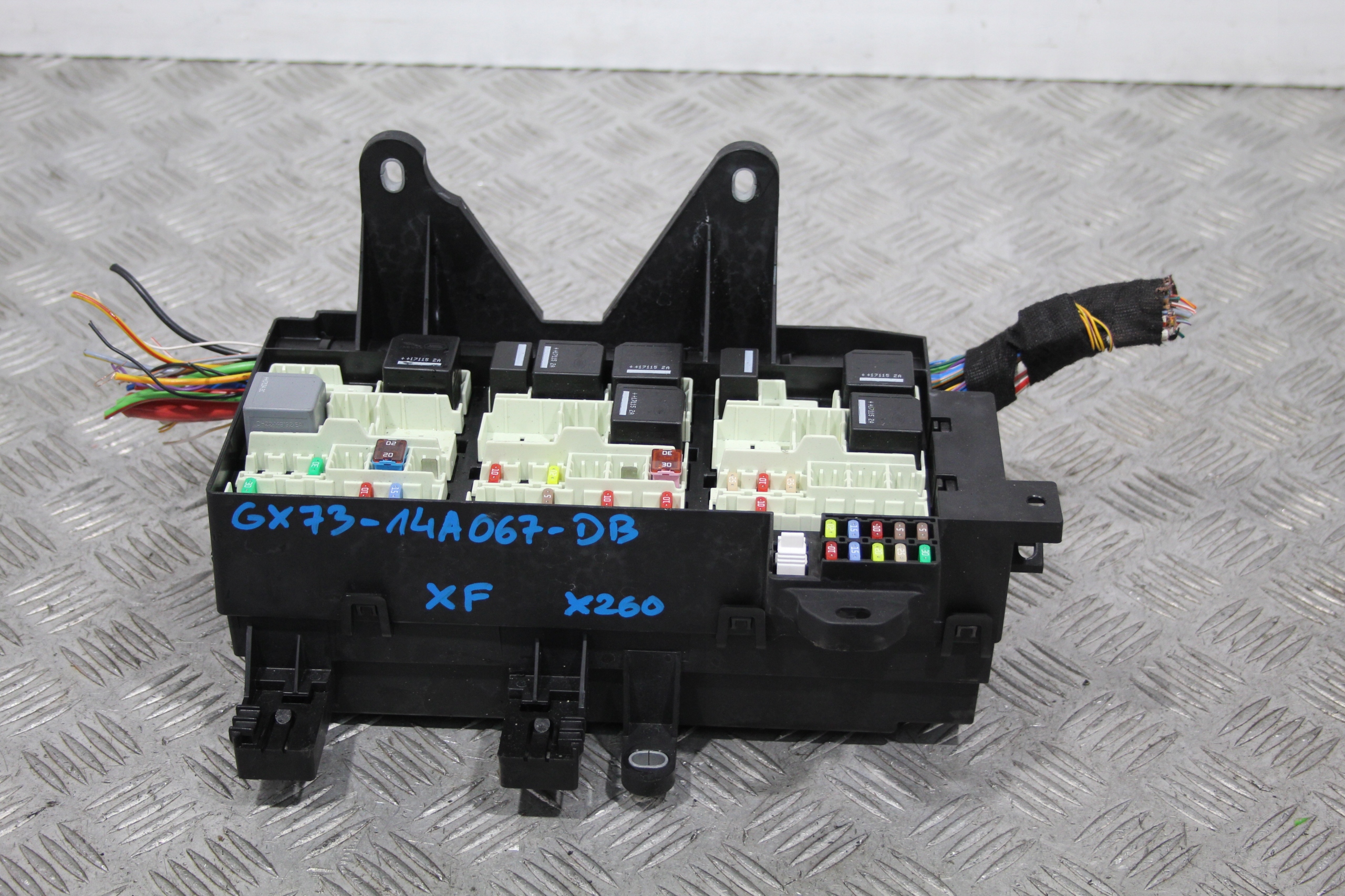 Module fusibles Boîte JAGUAR XF II X260