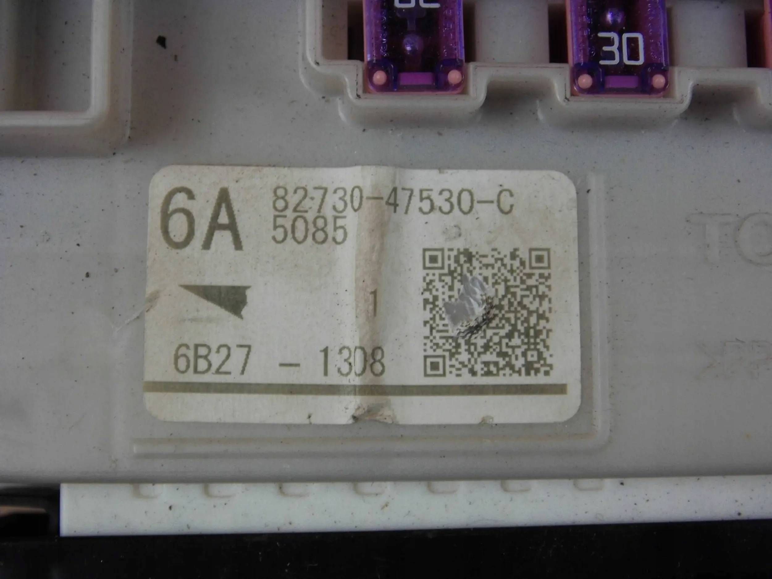 Toyota Prius IV module computer control unit komfortu BSI 89221-47450