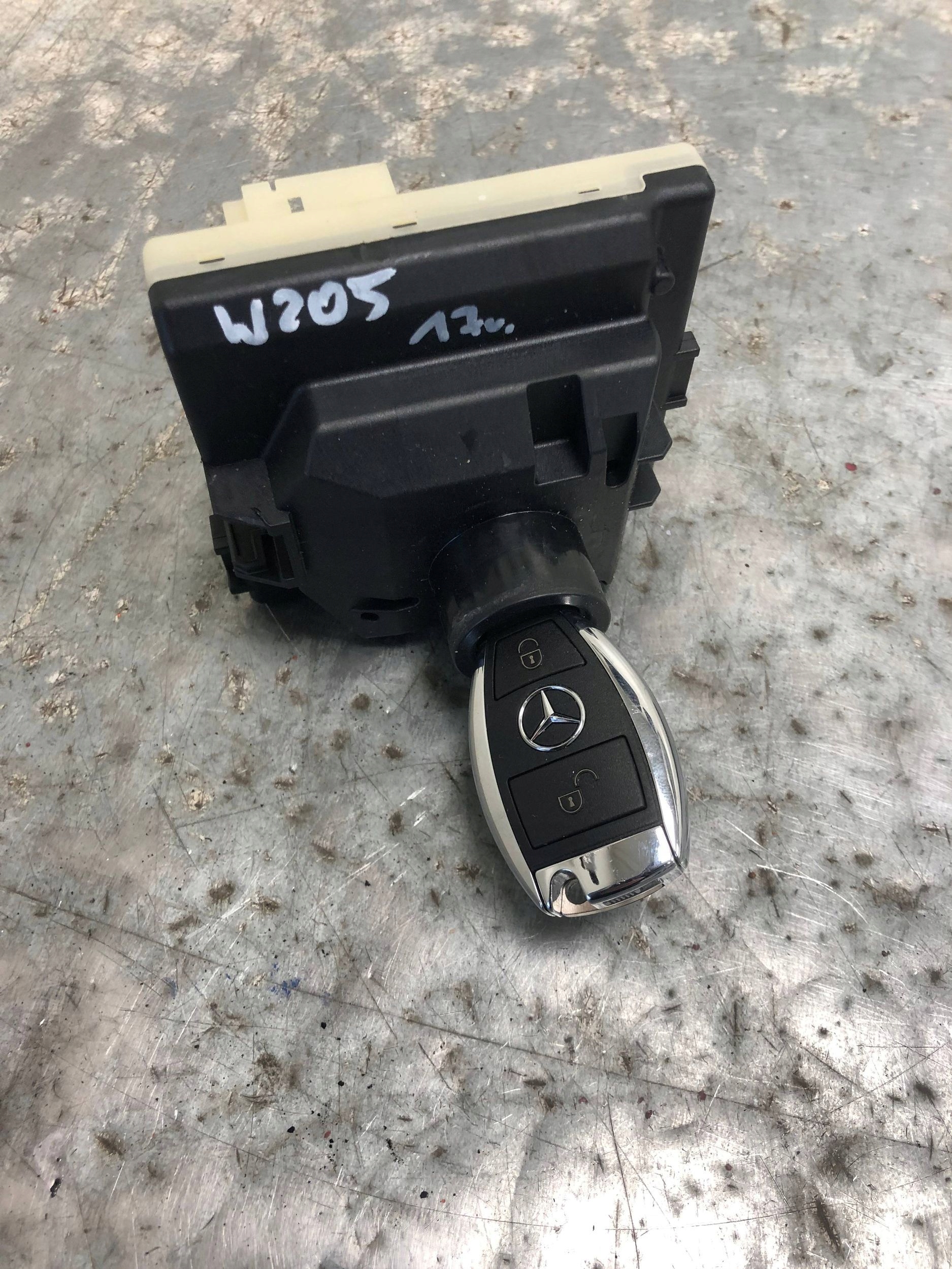 ignition + key MERCEDES W205 KOMBI A2059003419