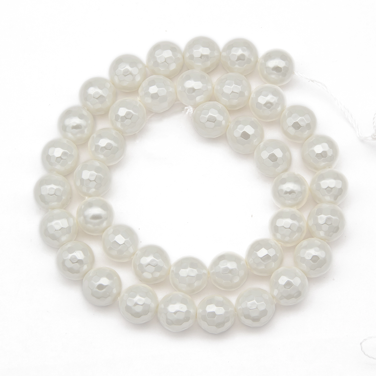 Korálky Shell Pearl Kulaté, Fasetované, Bílé, 10mm, 41ks/40cm/šňůra