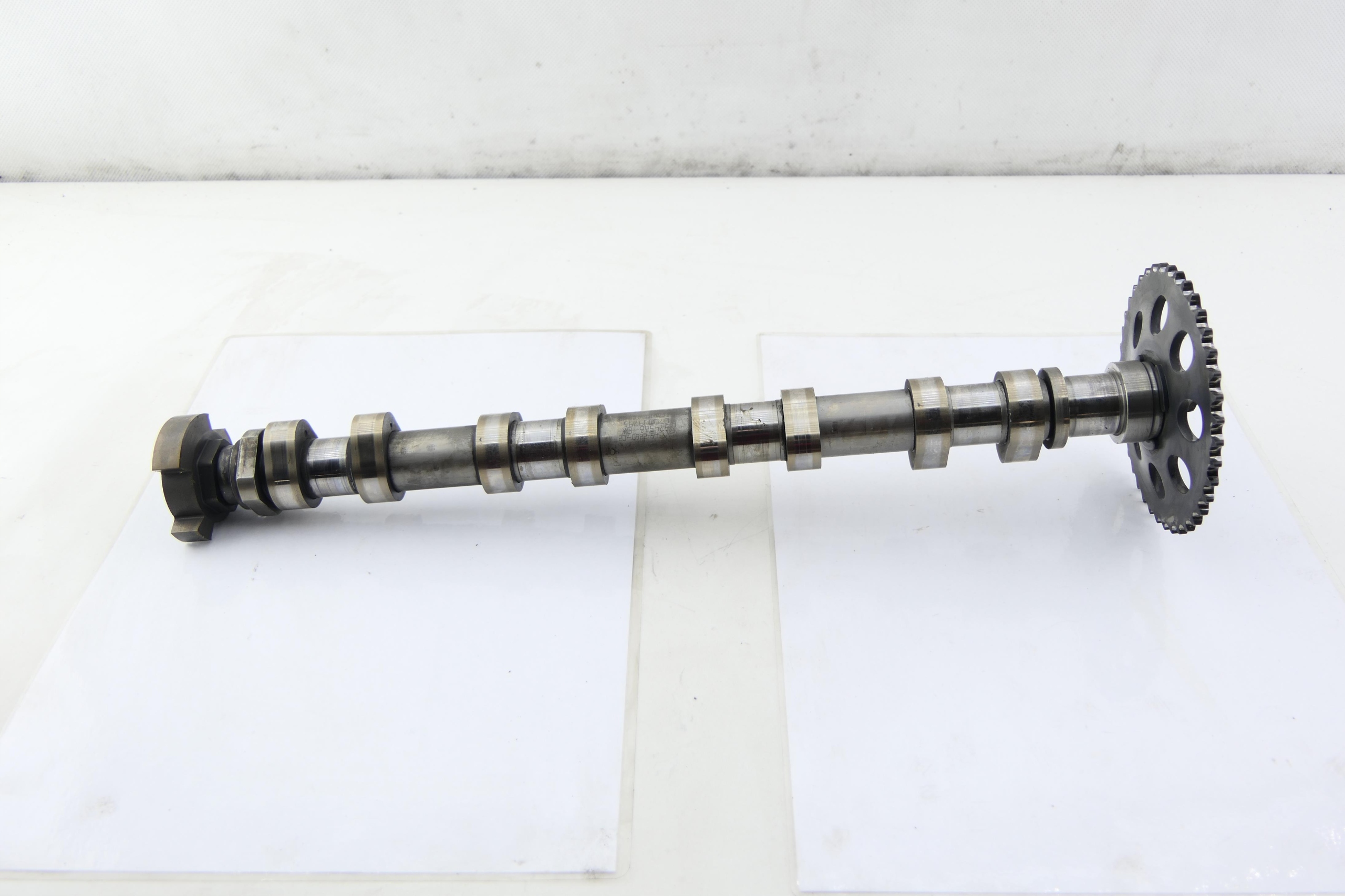 V756542280-03 - Распредвал выхлопных газов PEUGEOT 308 II 1.6 THP