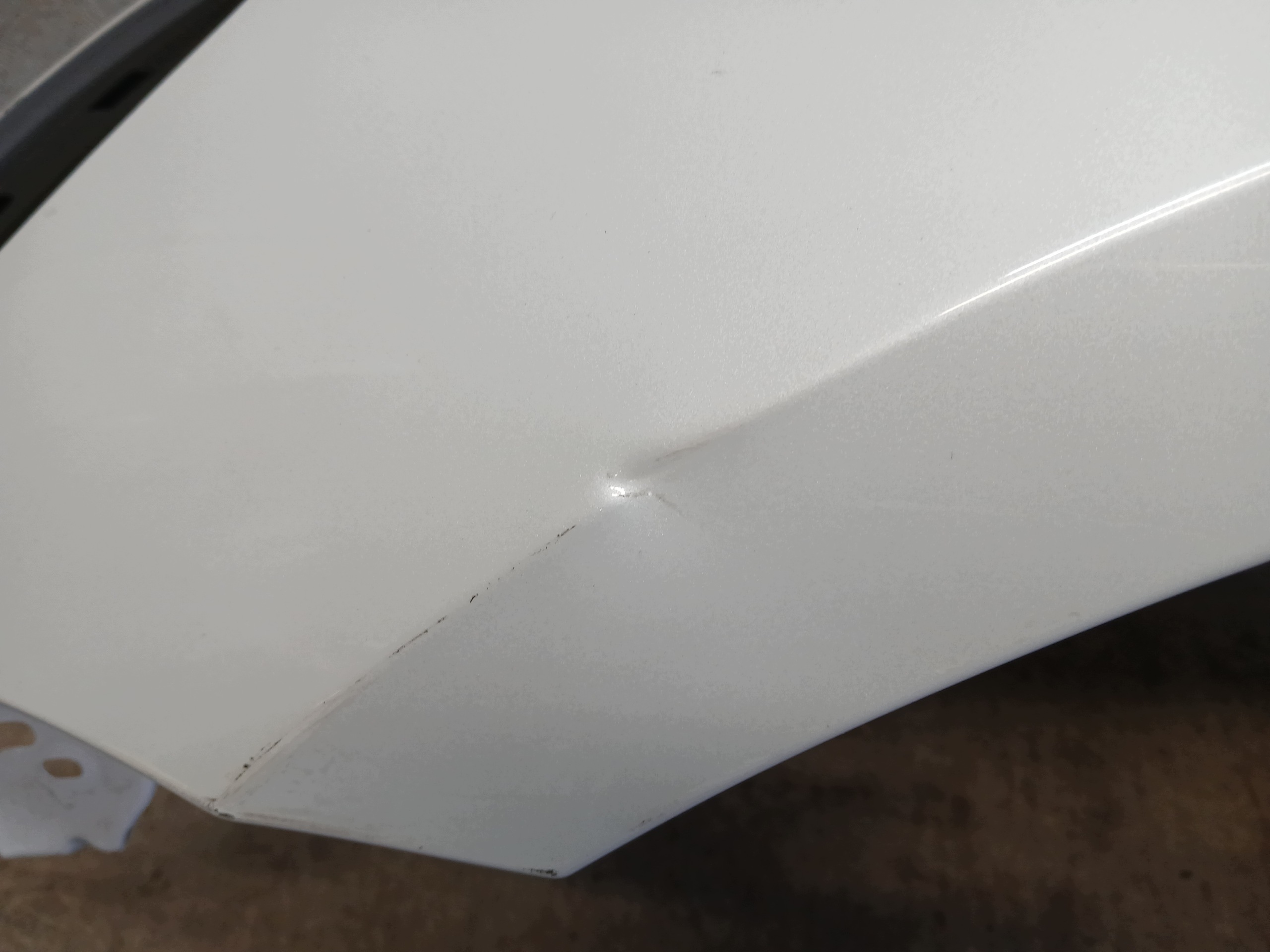 fender front left TESLA III 3