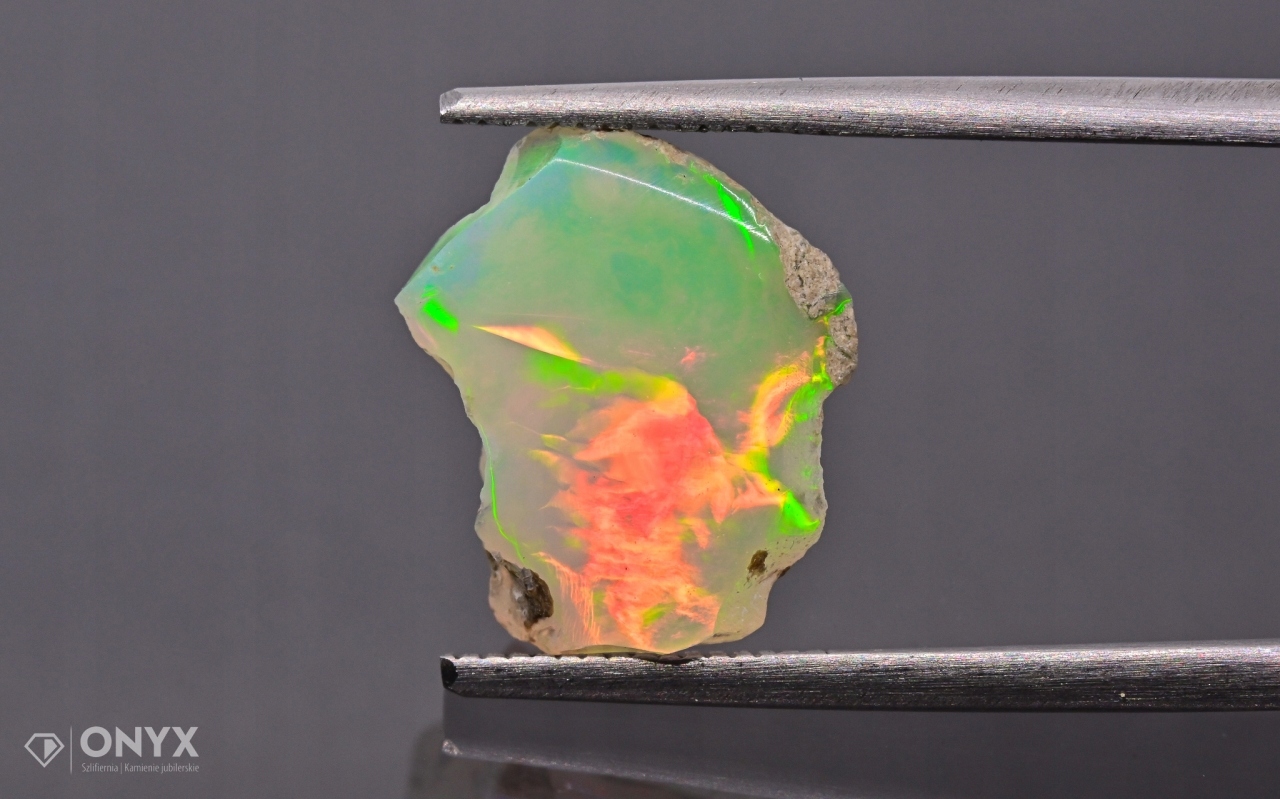 Opal z Etiopie hrudky 13x11 mm