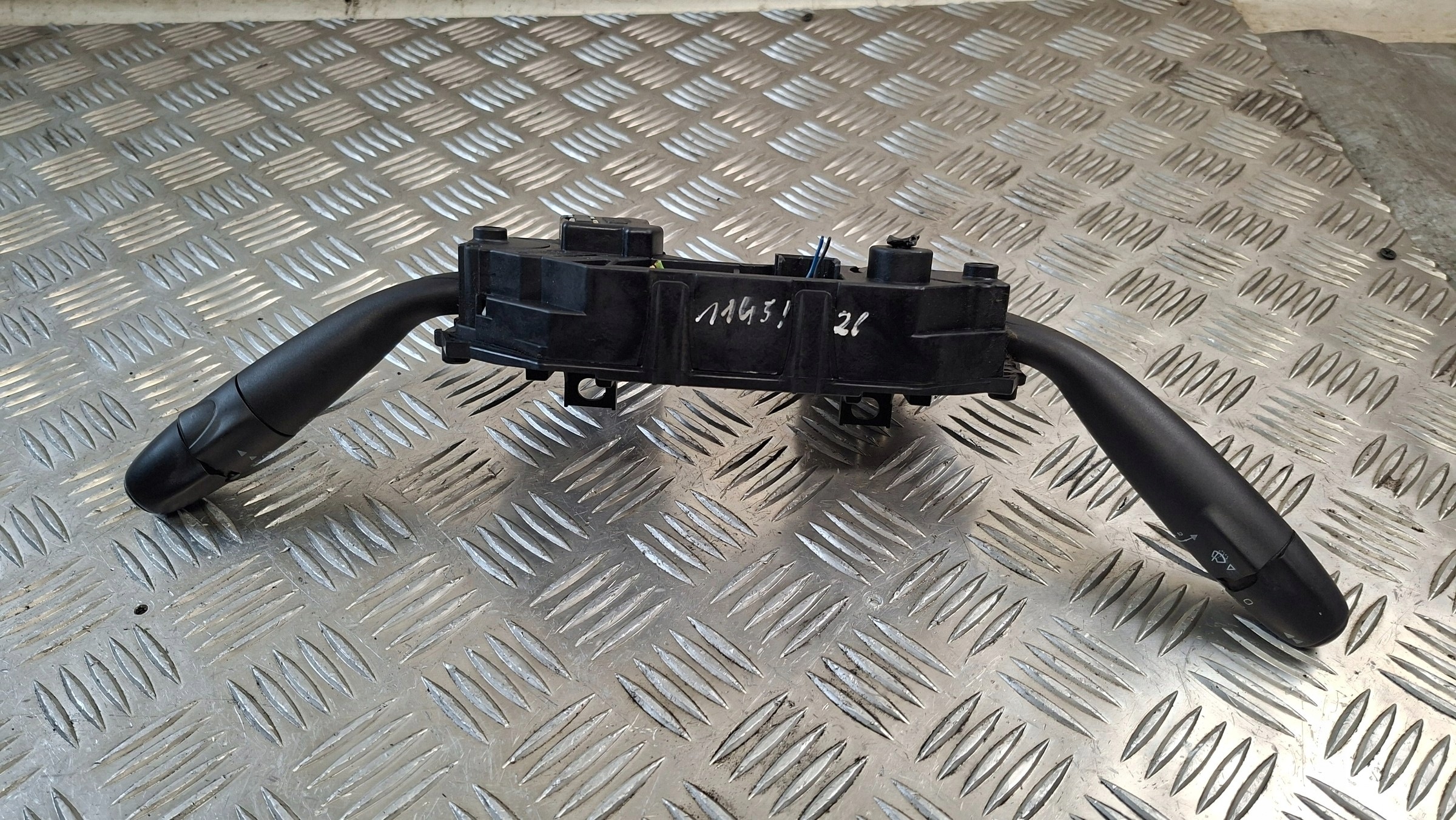 commande levier commodo sous volant CITROEN C4 2.0HDI