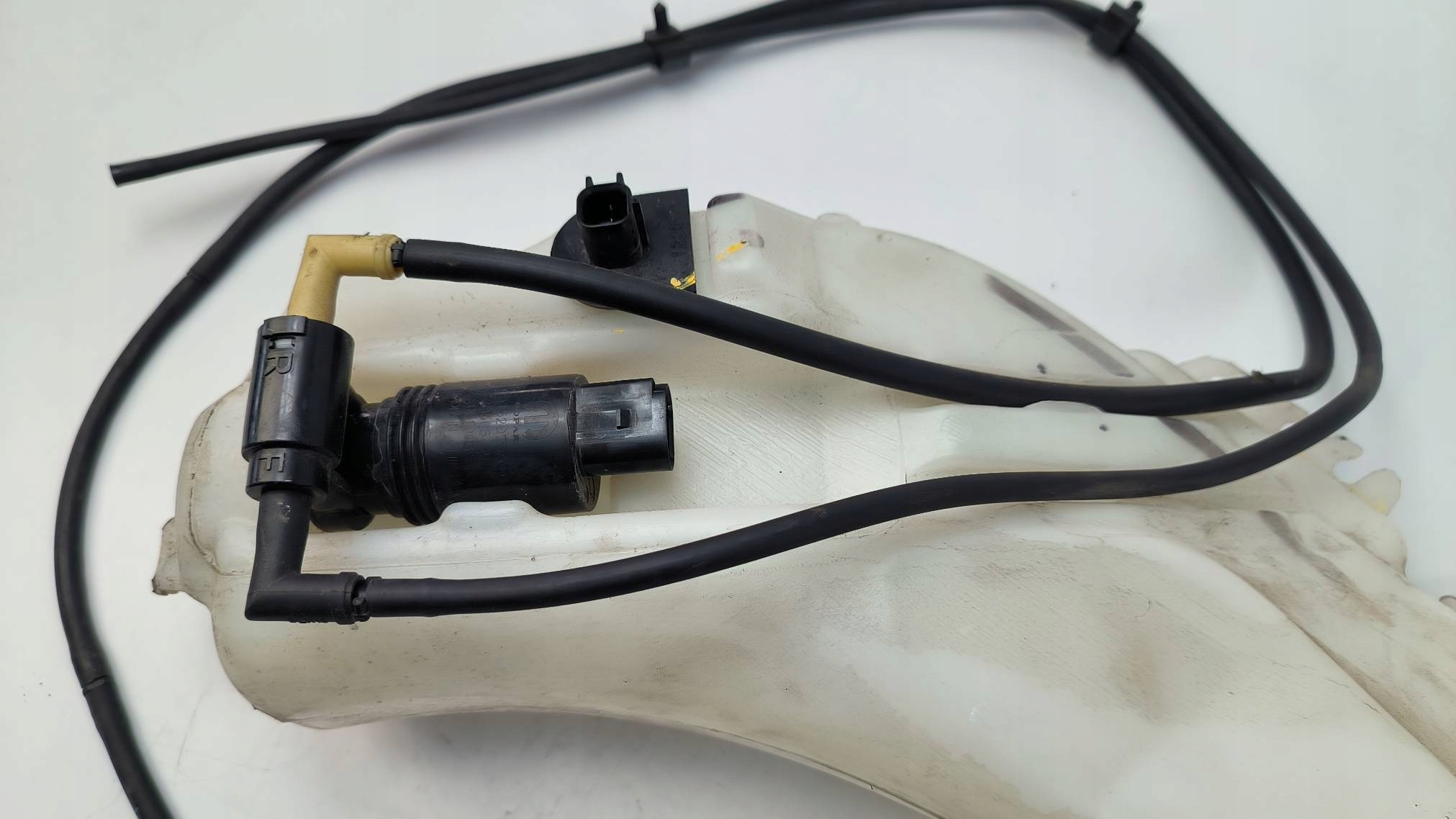 washer fluid tank 05116307AB FIAT FREEMONT