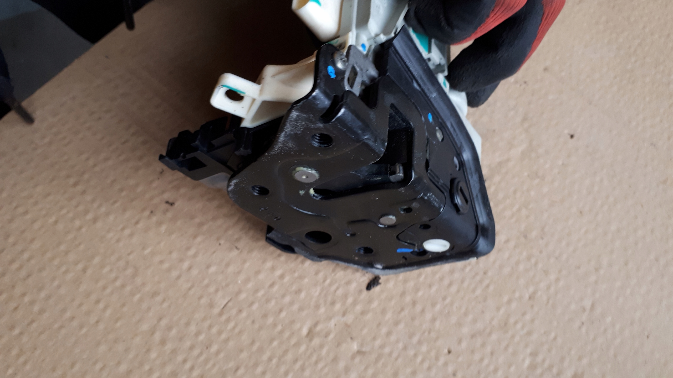 S4 B8 A4 lock door right rear part 5PIN A5 Q5 A6
