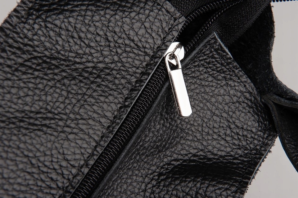 SKÓRZANA TOREBKA WOREK MIĘKKA SKÓRA CZARNA Cechy dodatkowe brak