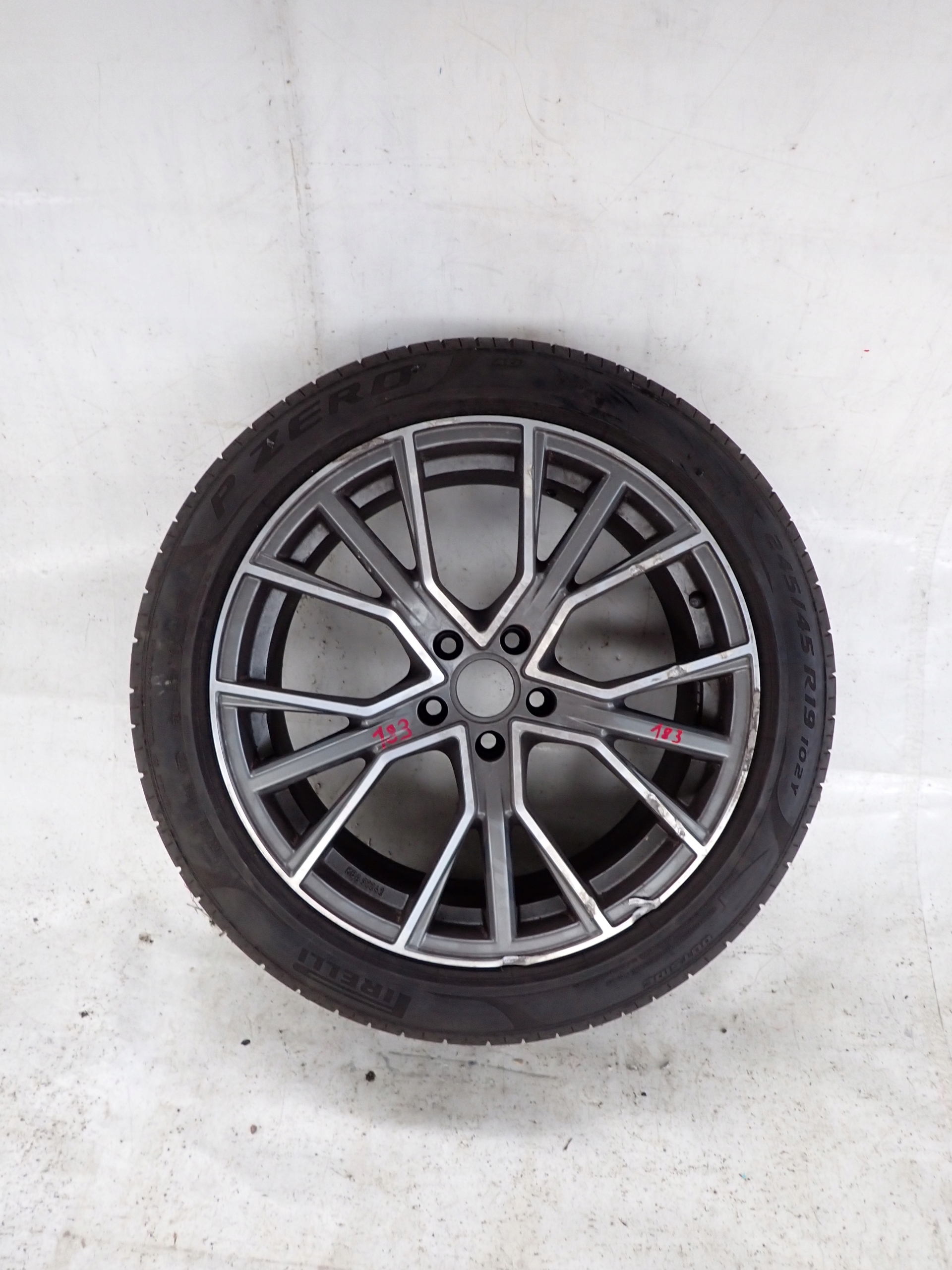 AVUS AF18 disc aluminium 8.5JX19H2 AUDI