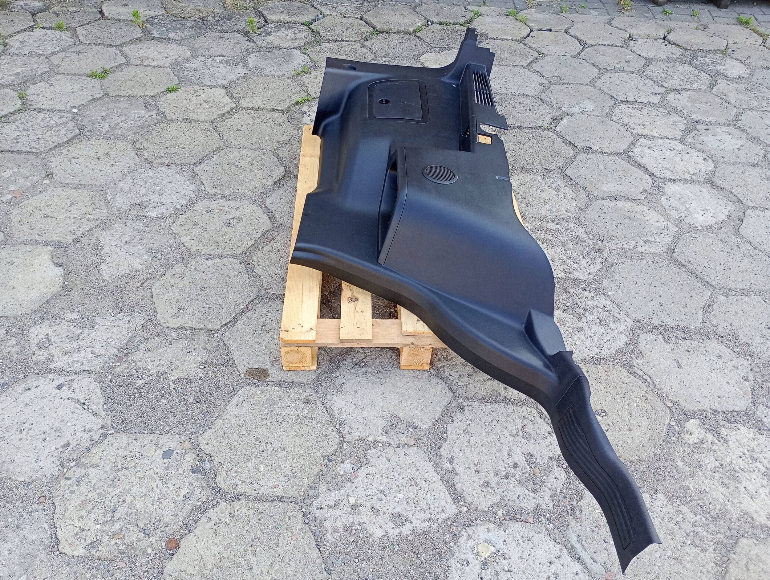side upholstery side boot right side Ford Explorer V 2011
