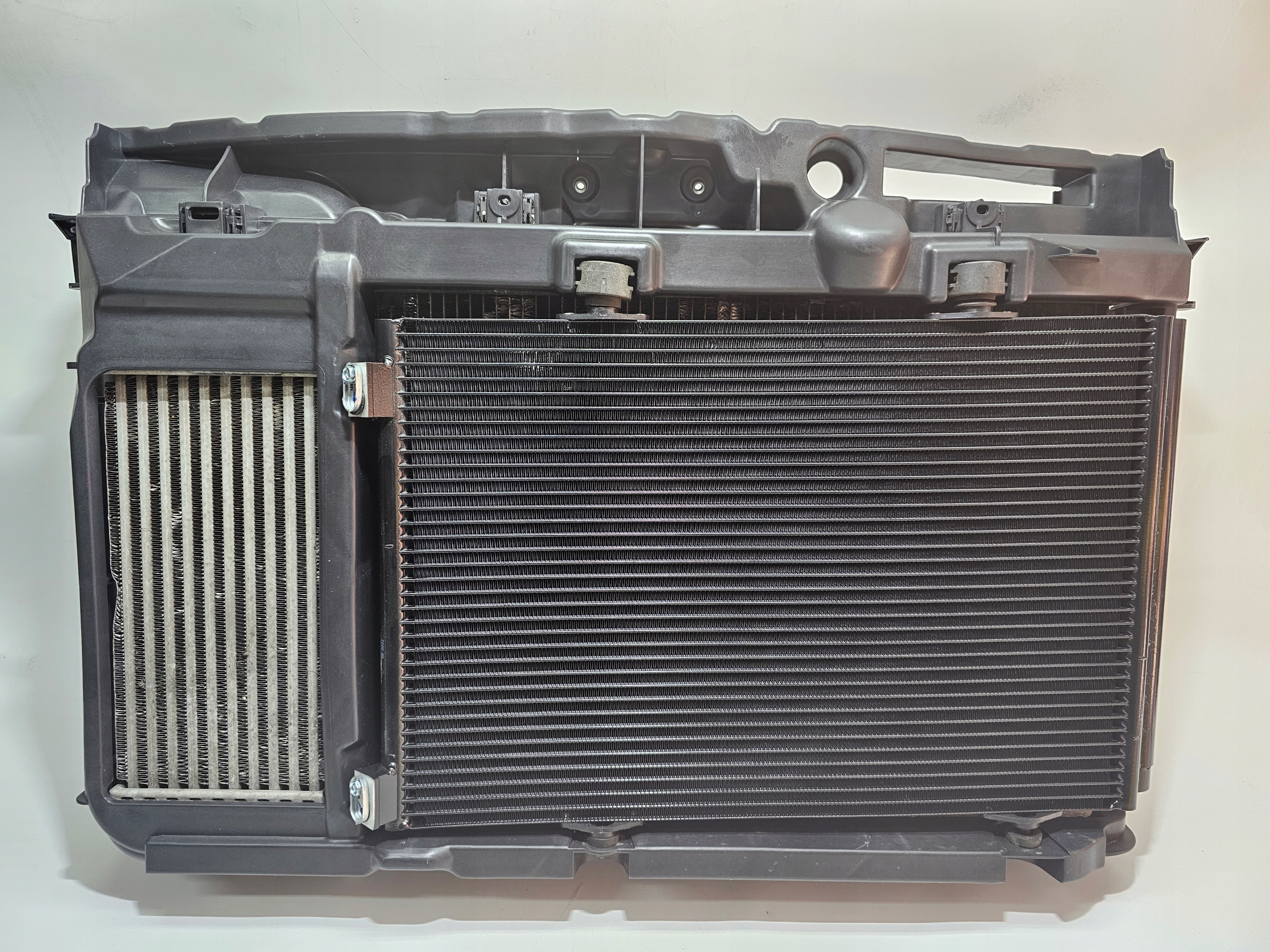 PAS PRZEDNI CHŁODNICE CHŁODNICA WENTYLATOR 1.2 THP CITROEN C3 III 16- #5261