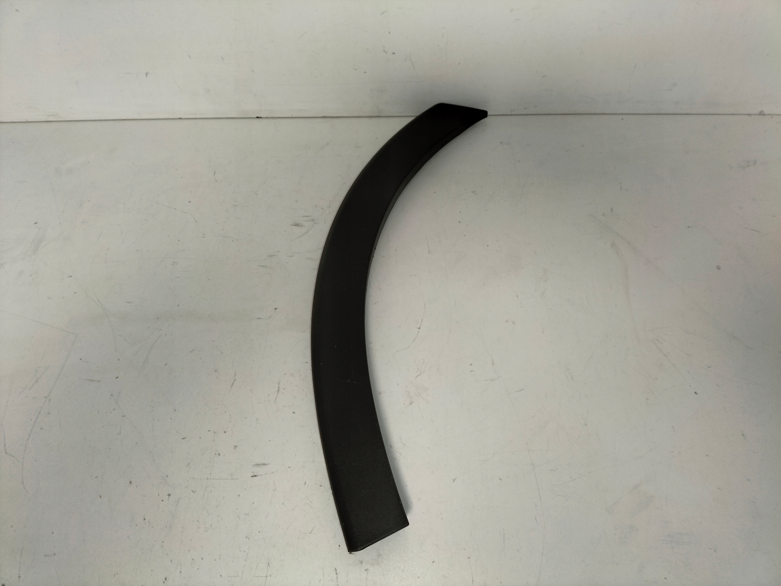 cap moulding of a bumper front left VW GOLF 8 VIII 20-24 ALLTRACK