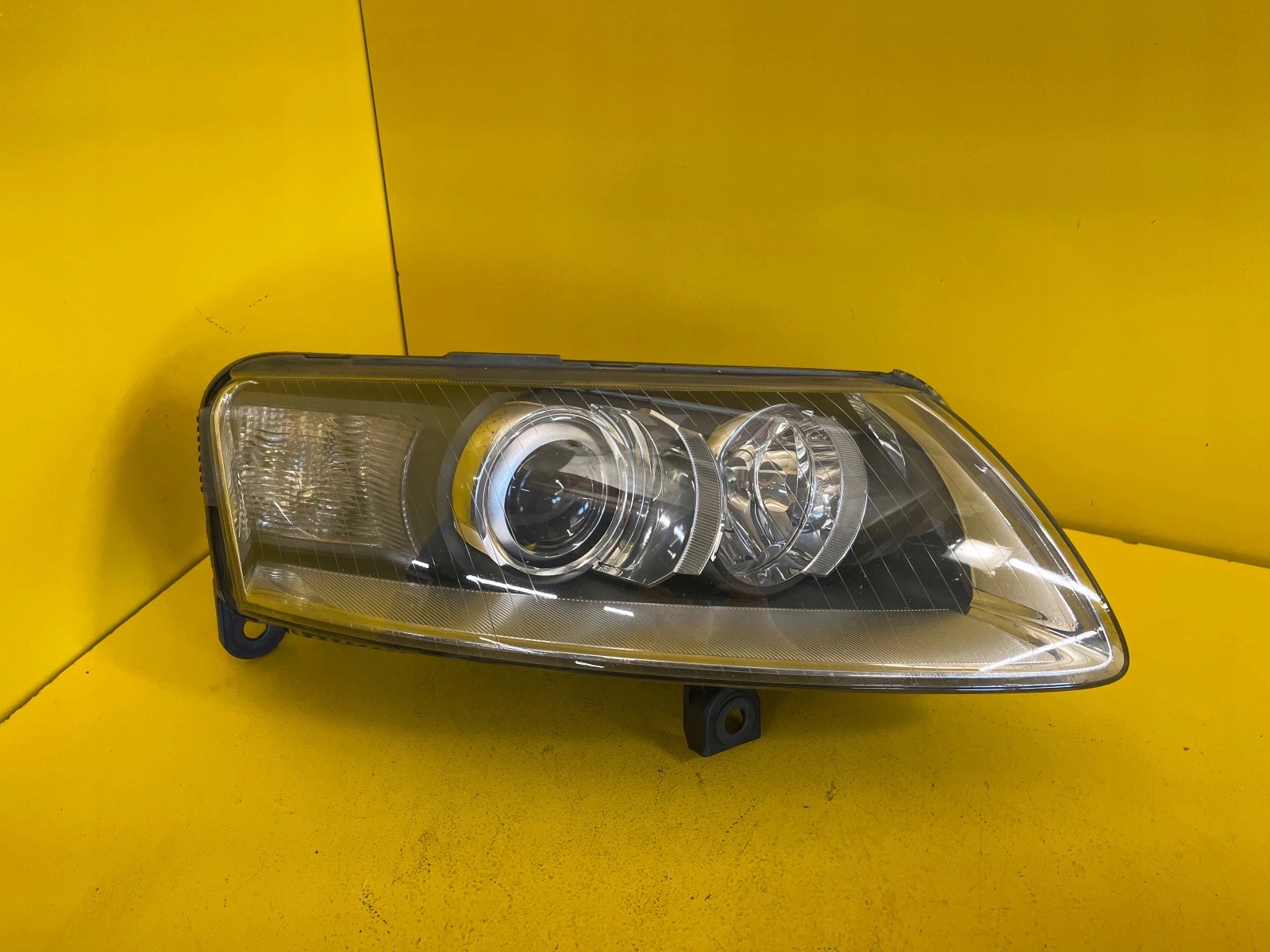light right Audi A6 C6 4F0 BI-XENON Nieskretna 4F0941004