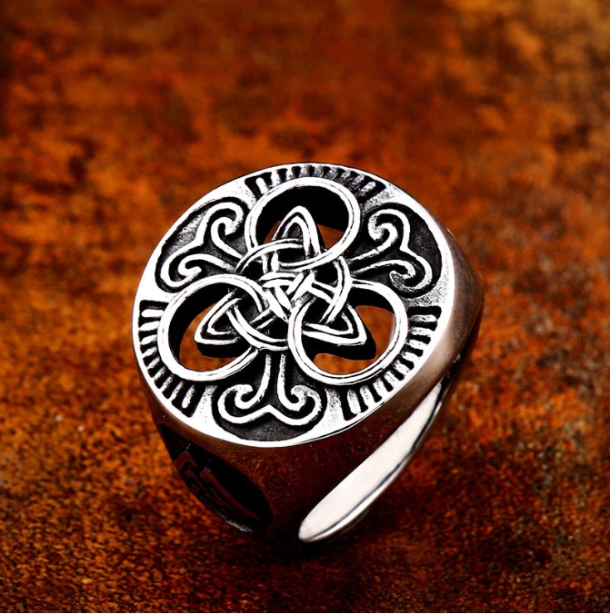 SREBRNY SYGNET NORDYCKI PIERŚCIEŃ PIERŚCIONEK VALKNUT WIKING R20 Marka Inna marka