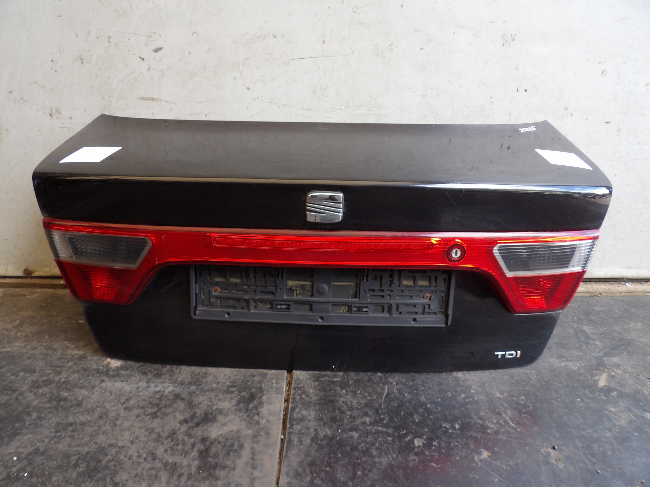 Seat Toledo II boot doors sedan