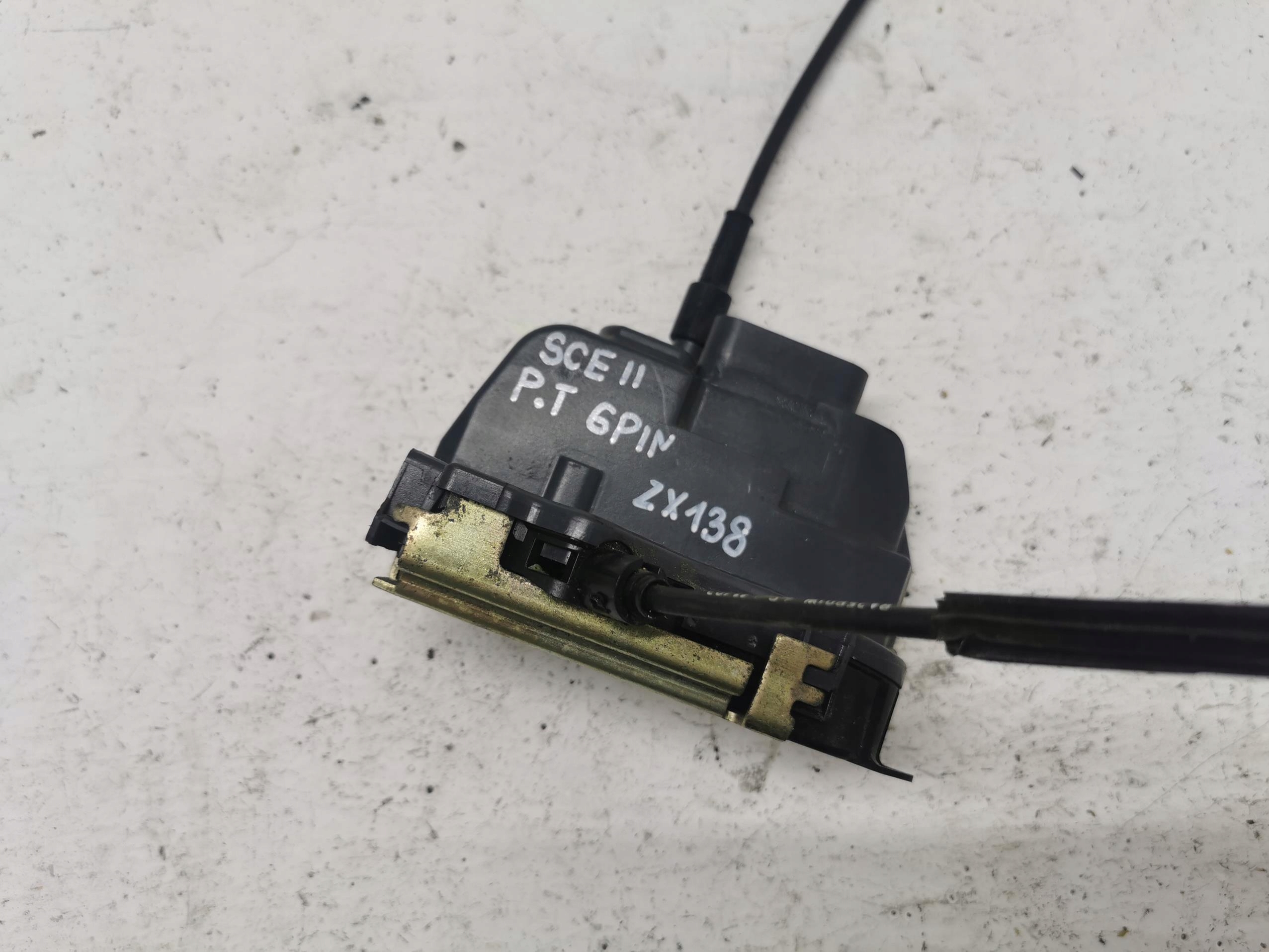 lock door right rear part RENAULT SCENIC II 6 PIN