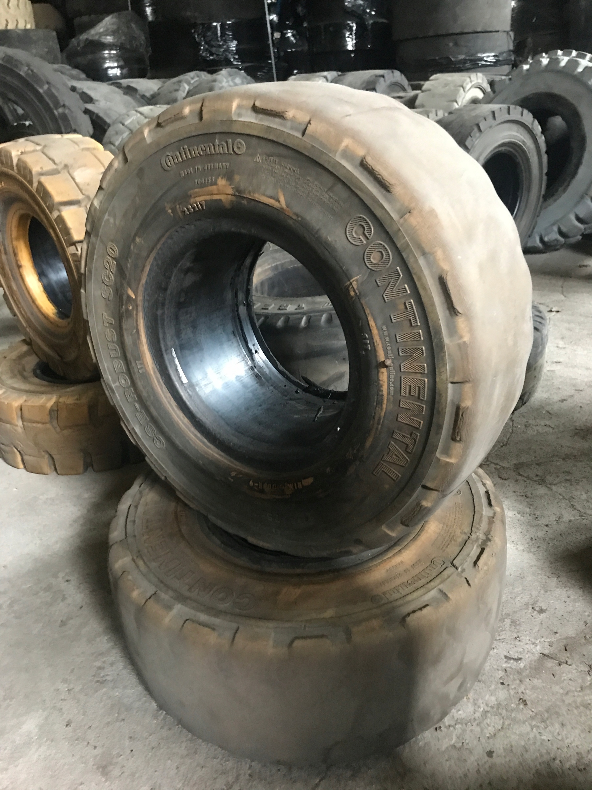 1232323432 - Шина 21x8-9 Continental для вилочного погрузчика