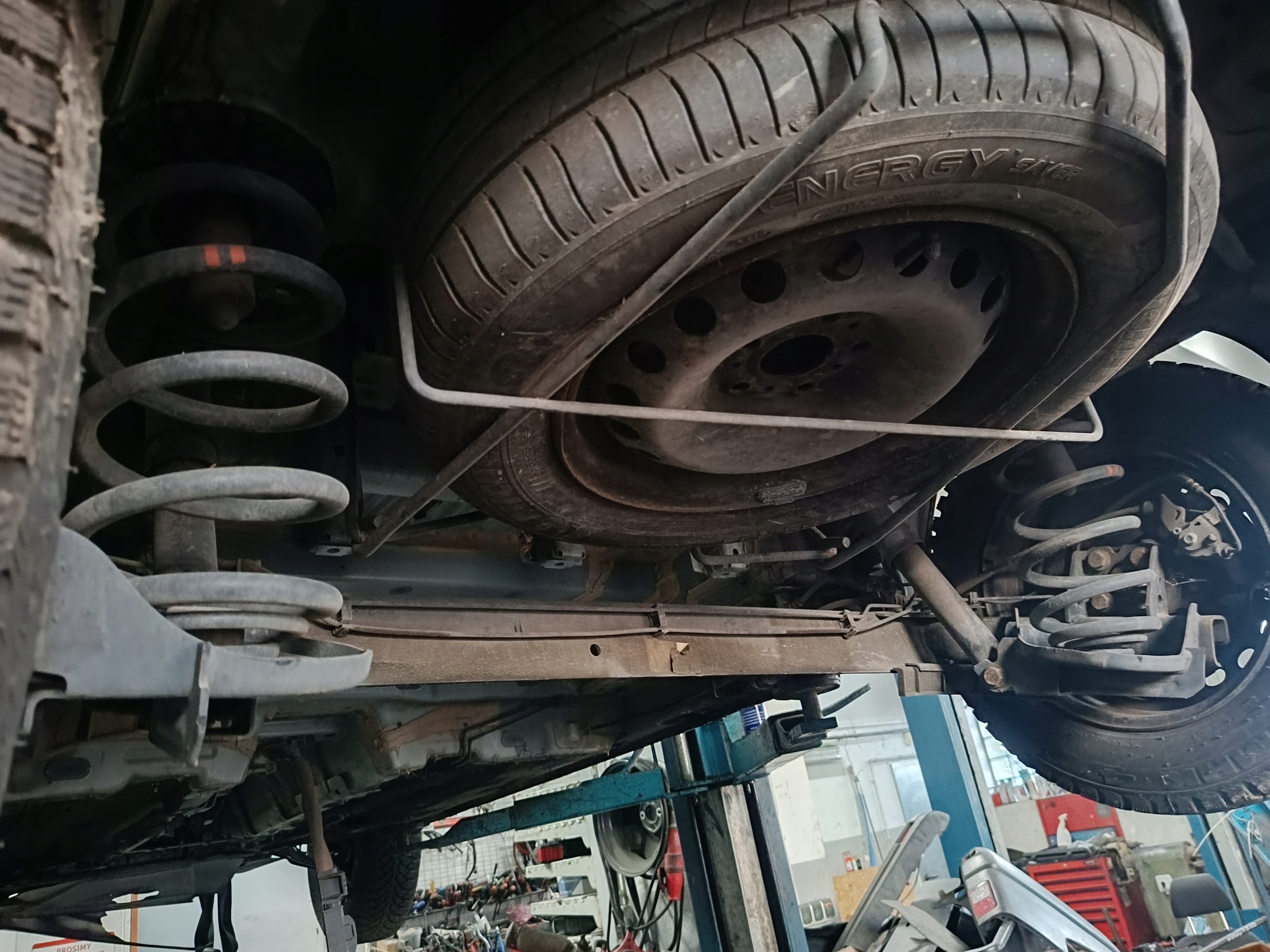 KANGOO II LIFT OŚ BELKA TYŁ przeb. 30tyś