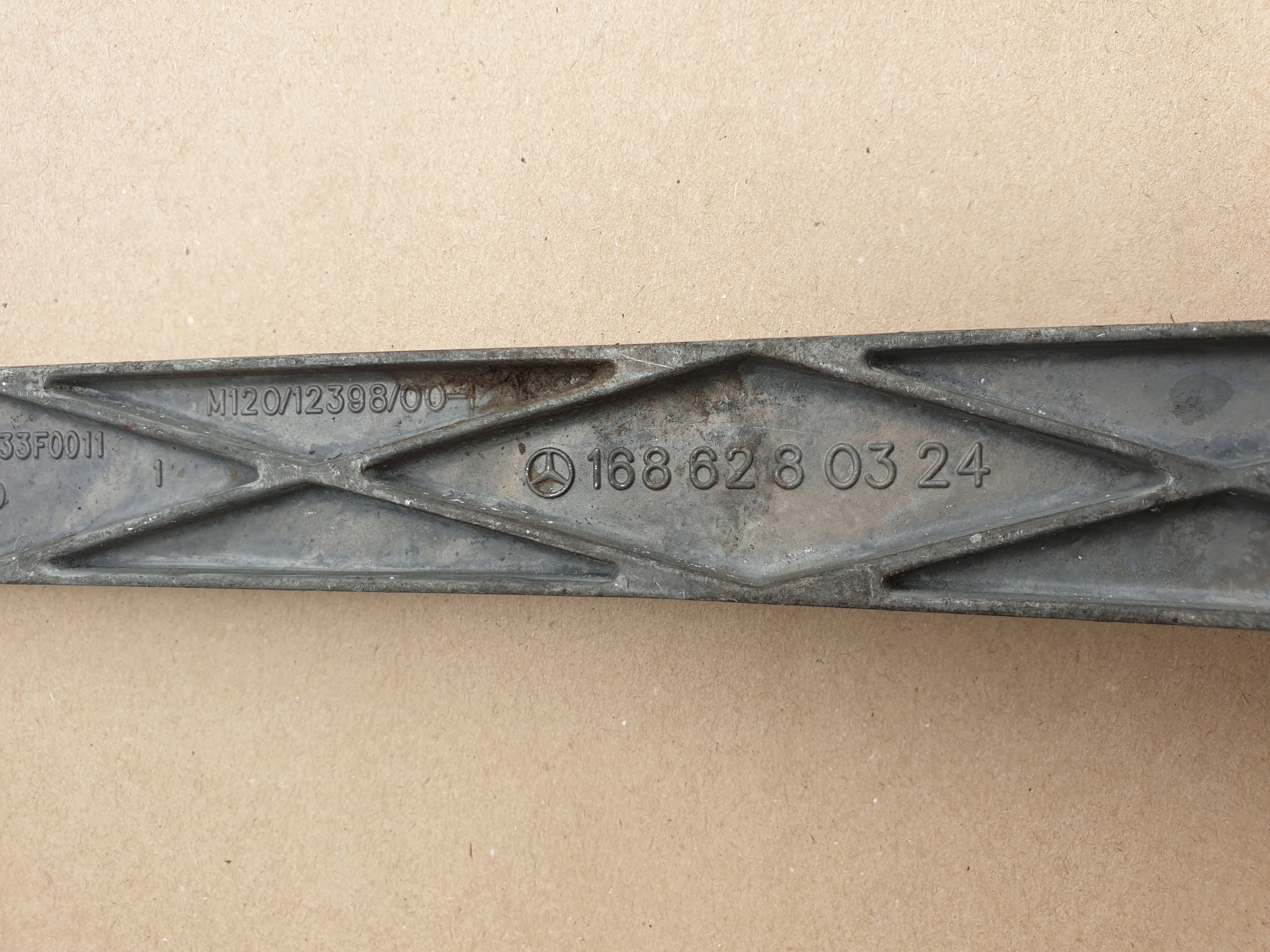 Poignée Moulage Support plaque Console MERCEDES A W168 OE