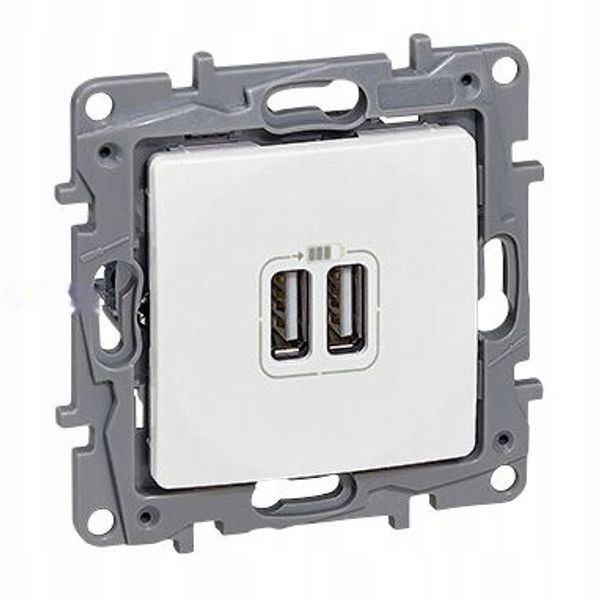 Legrand Niloe Usb podomítková nabíječka 2 výstupy 5 V 3 A 764594