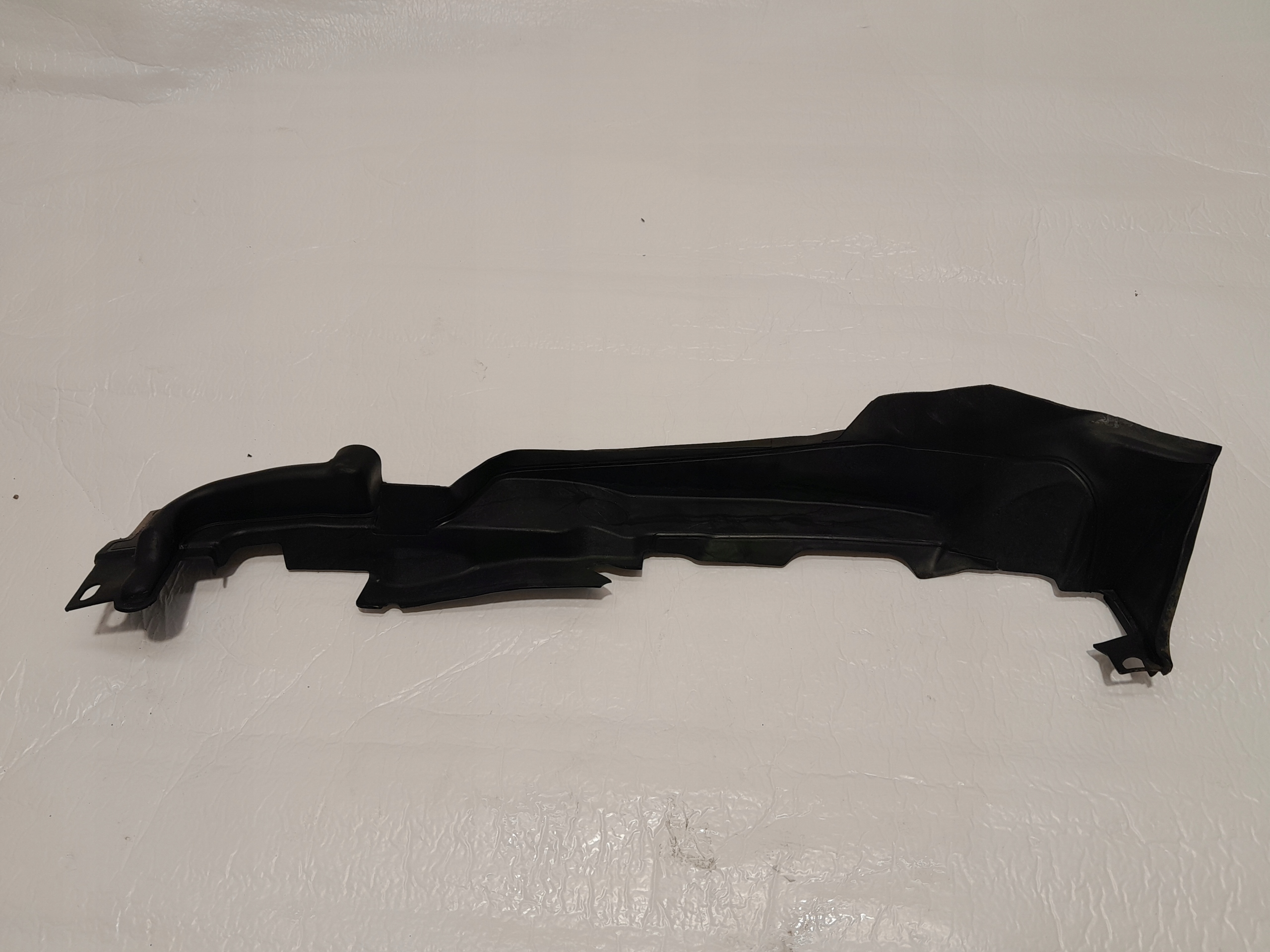 AUDI A5 8W fedél fedél sárvédöt bal 8W6821169C
