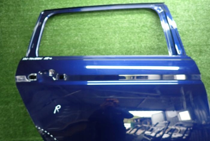 VW TOURAN door right rear. rear part