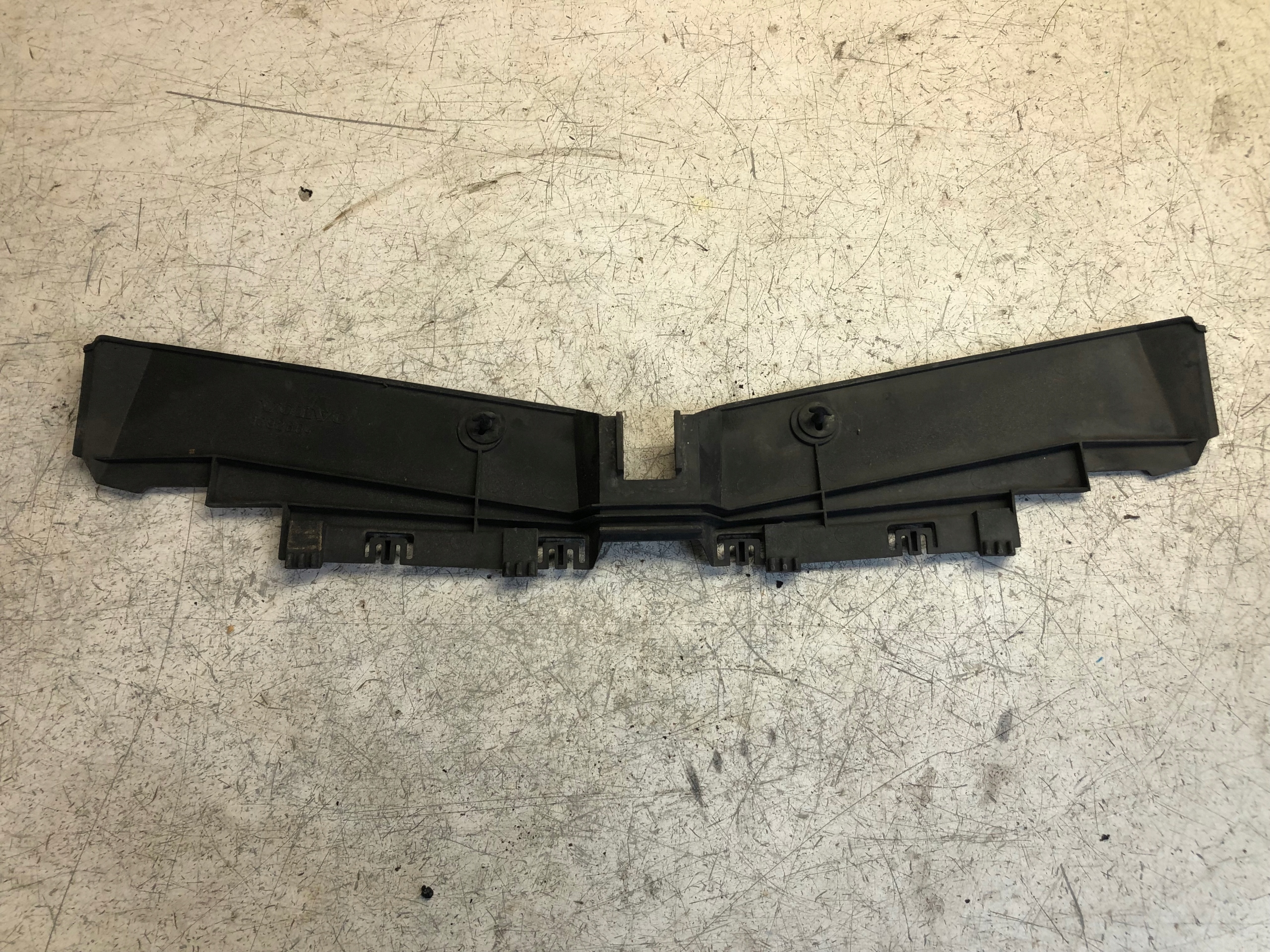 kryt Horn stěny předního VOLVO 960 1392604