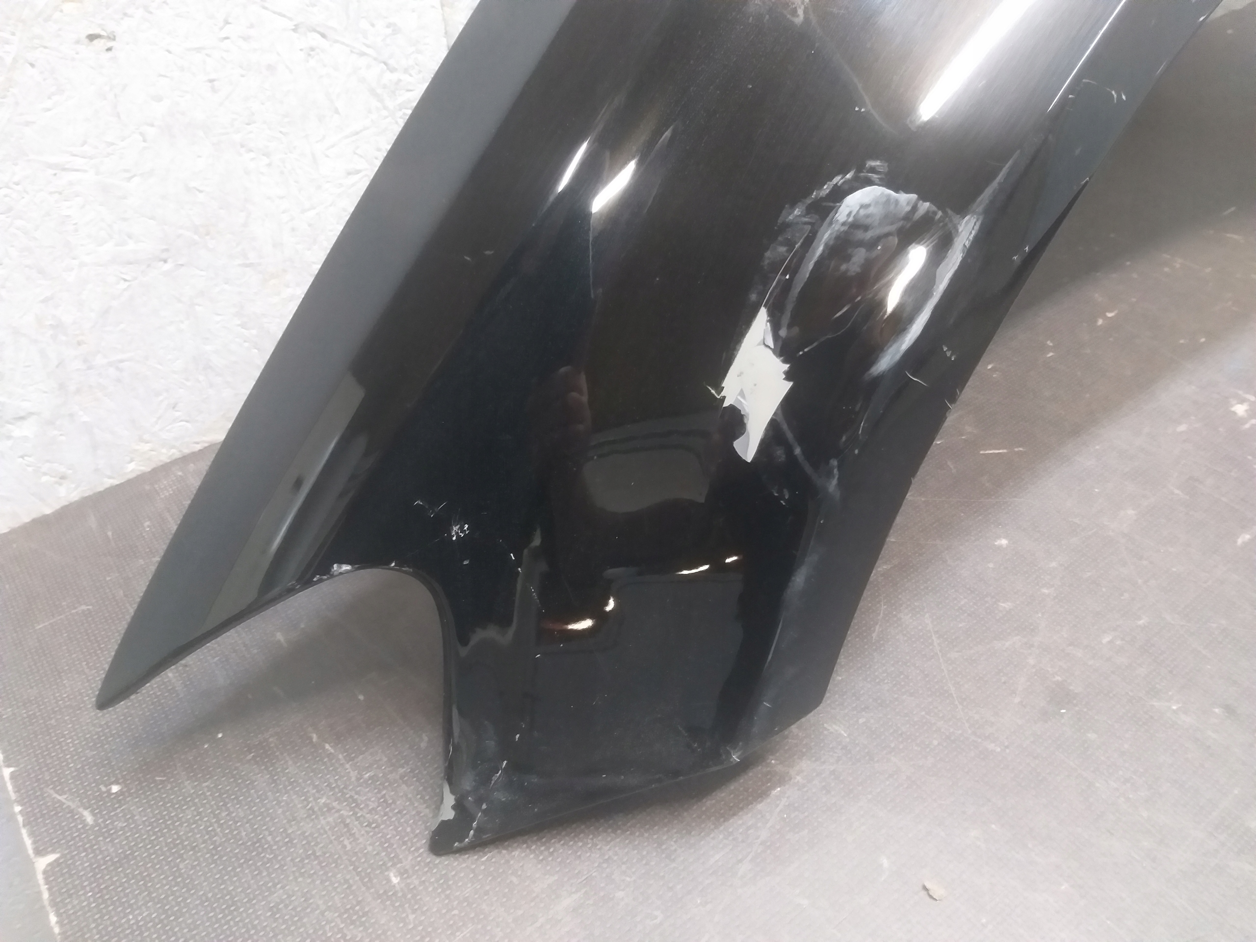 fender front left MERCEDES C KLASA W205