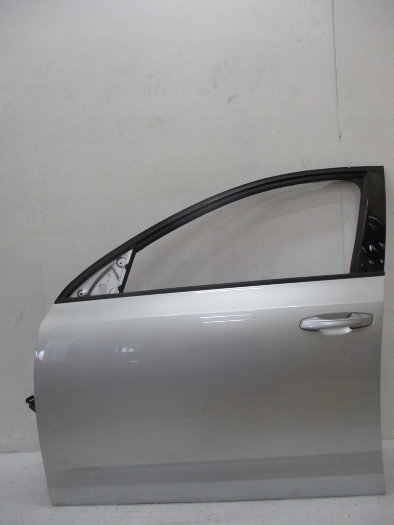 door left front SKODA OCTAVIA 5E0 18R