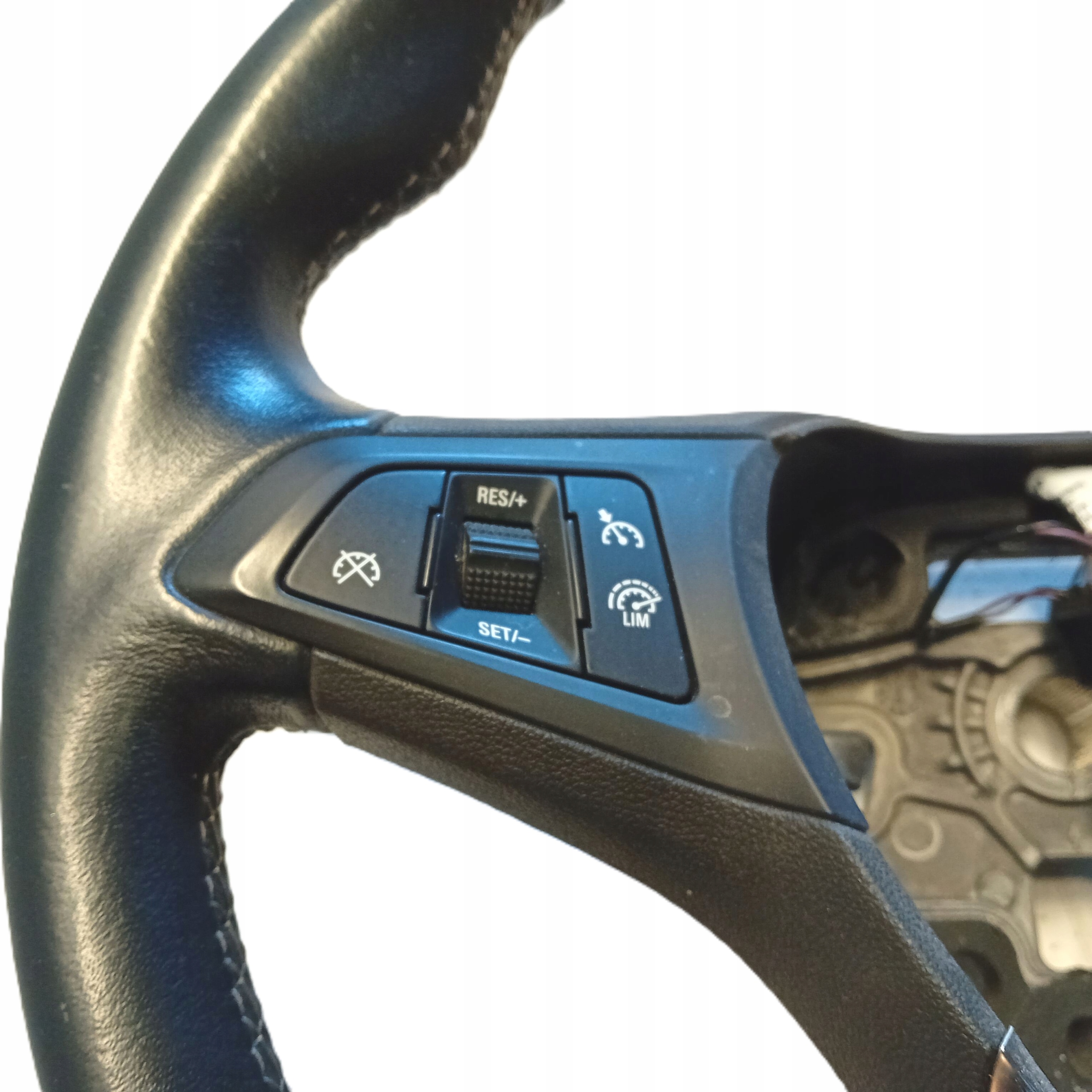 OPEL CORSA E Volant MULTIFUNKCJA
