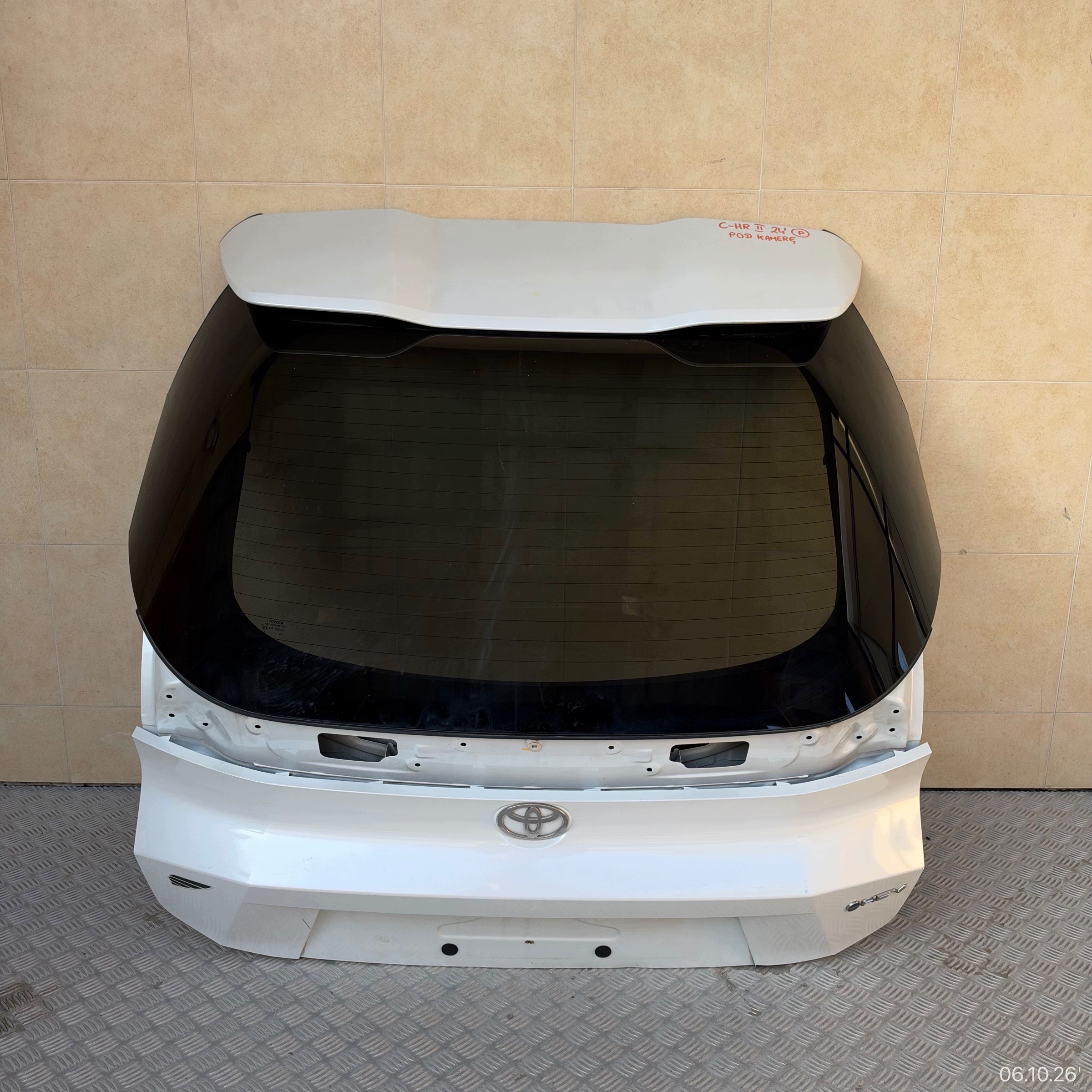 boot doors complete TOYOTA C-HR II 2024 year below KAMERE
