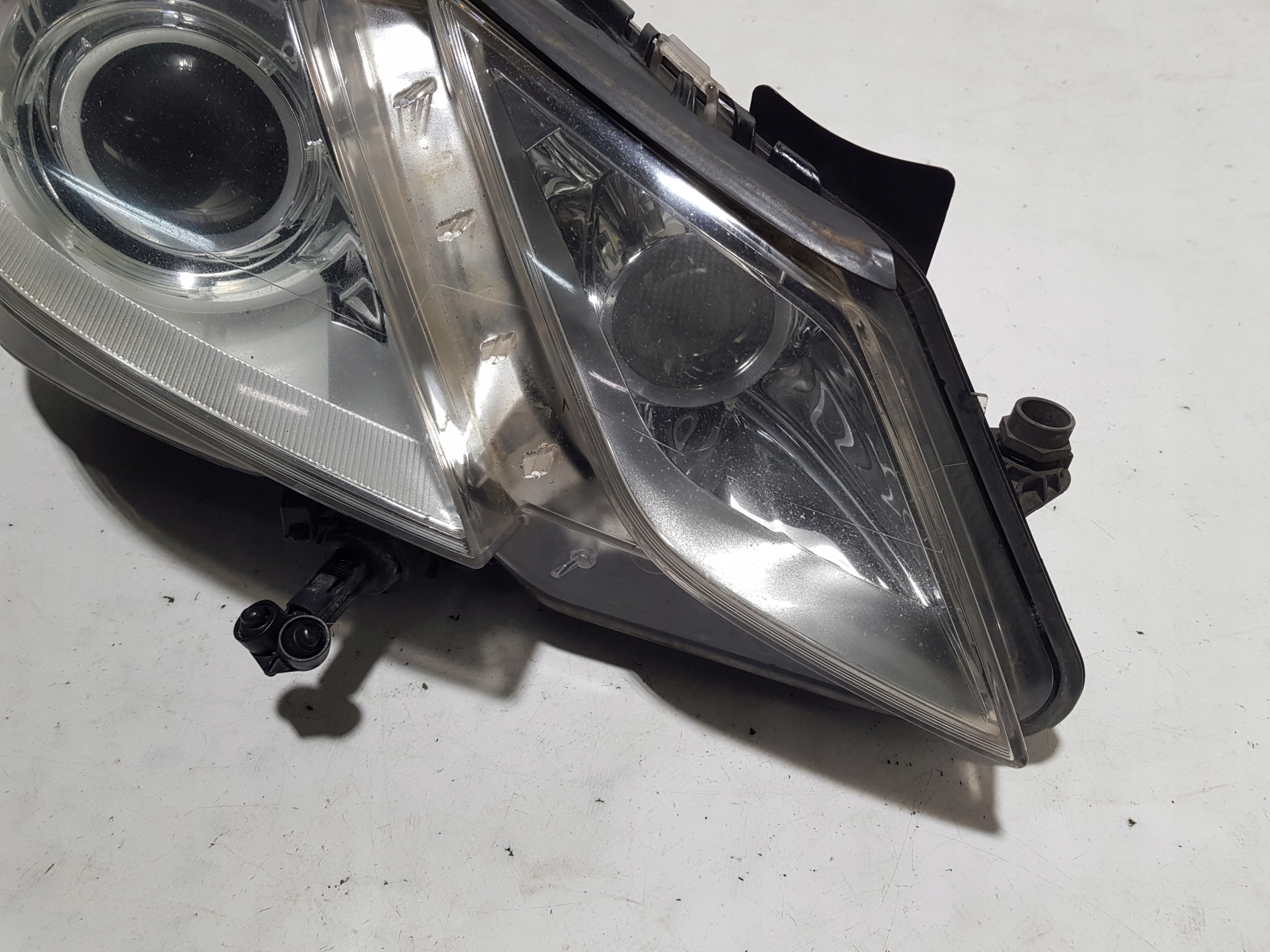 light XENON BI-XENON right front MERCEDES W207 C207