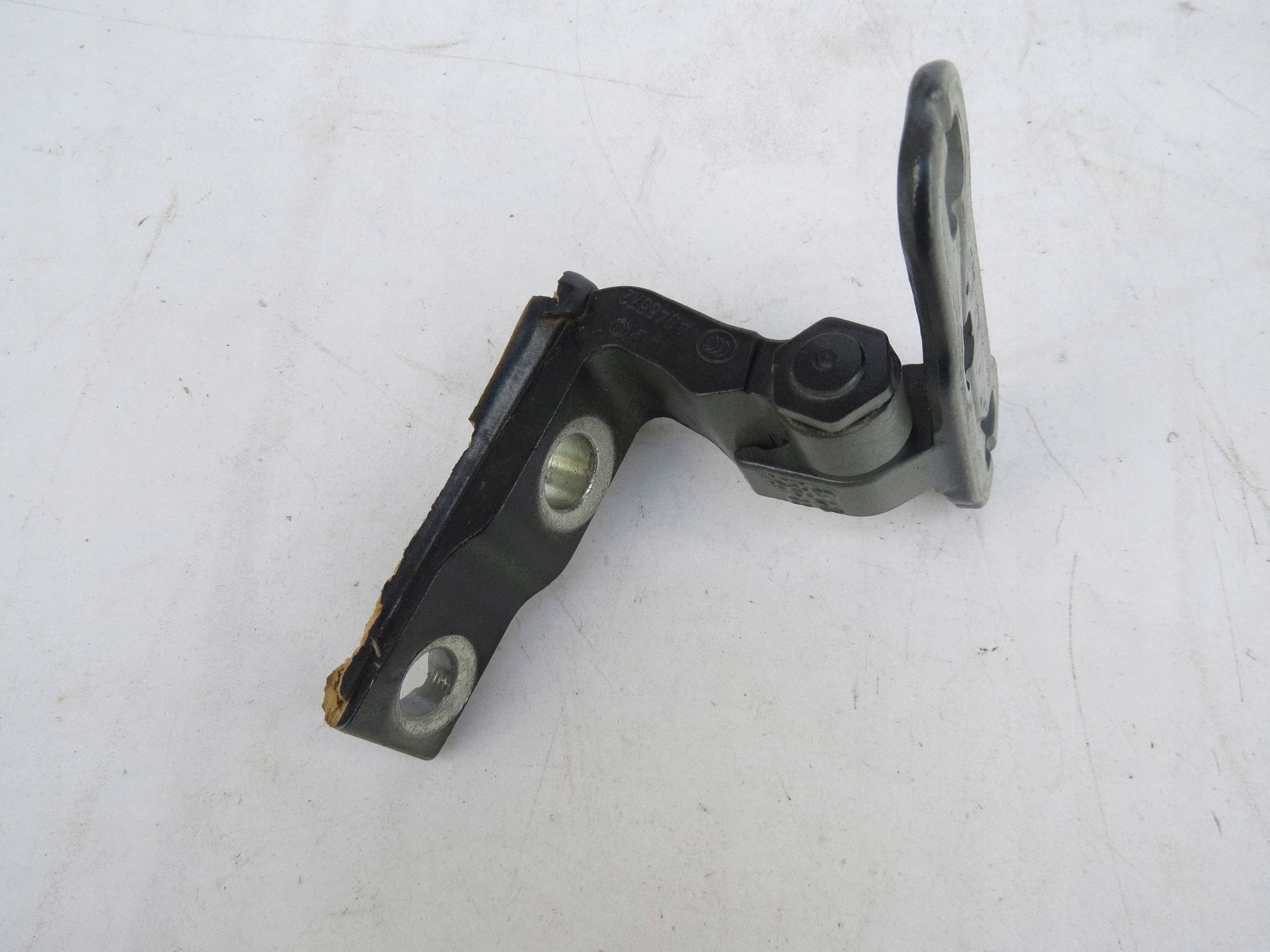 hinge door right front GORA/ DOL VOLVO V90 A045572 31371555